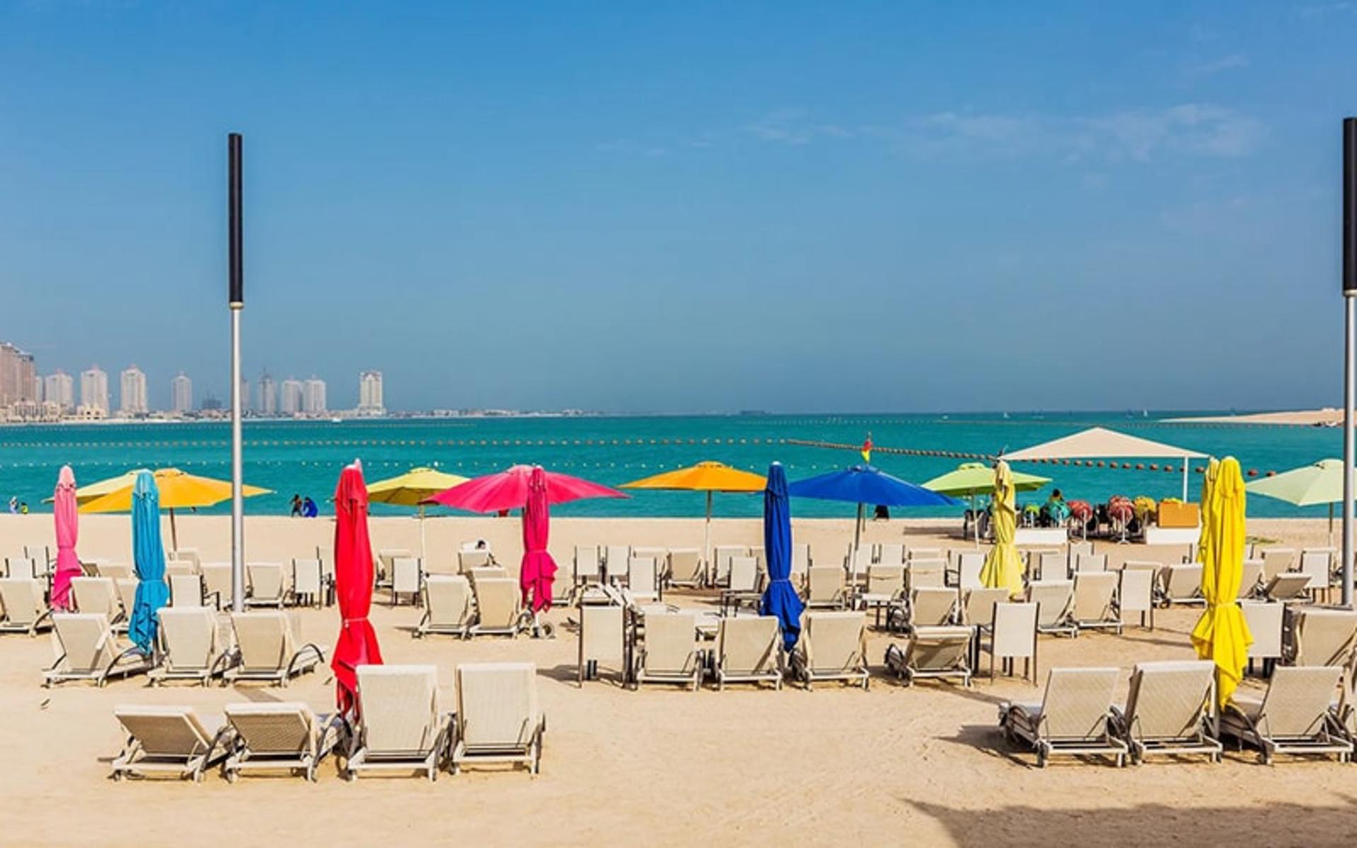 امکانات رفاهی در ساحل کاتارا، منبع عکس: visitqatar.com، عکاس: ناشناس