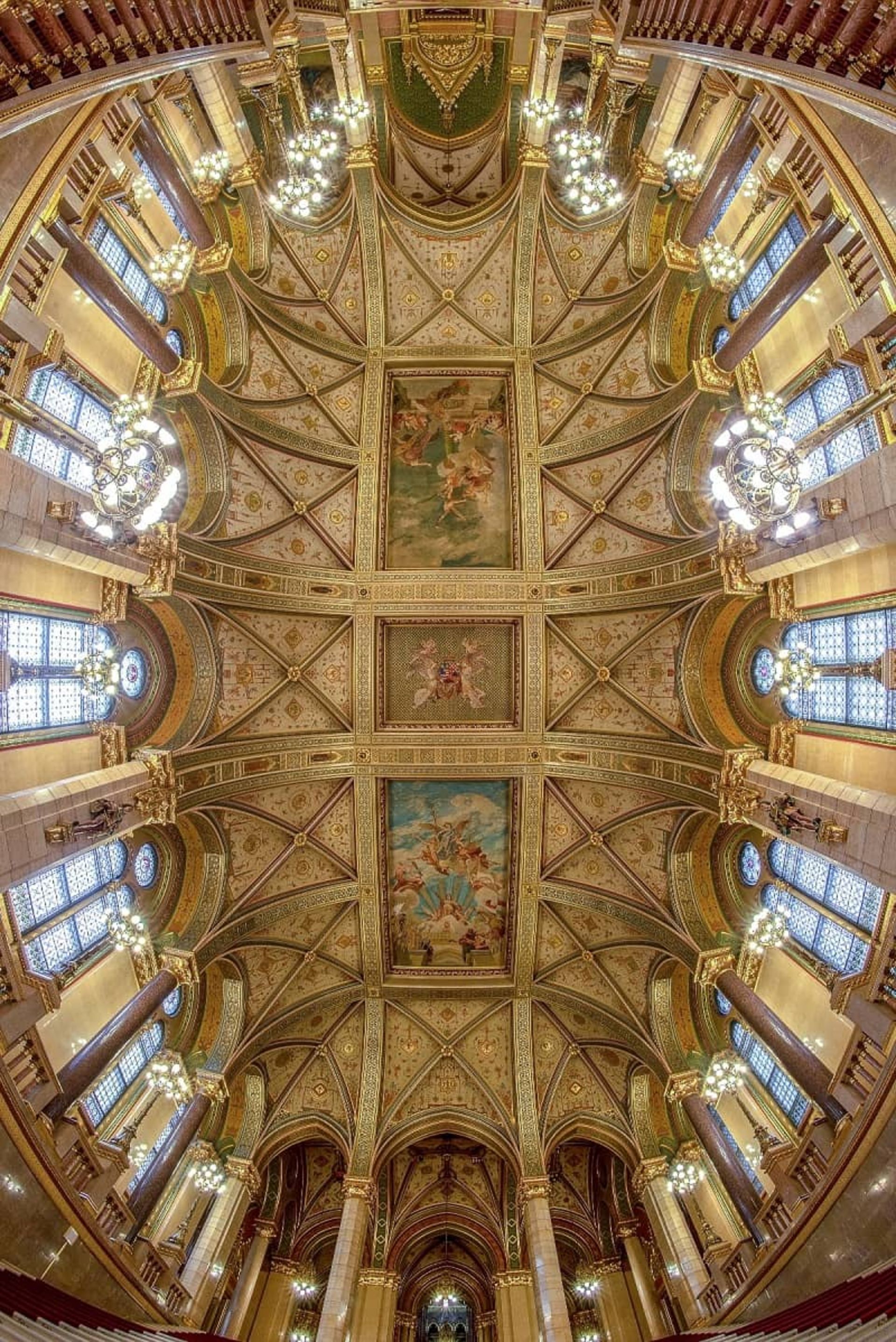 پلکان بزرگ، منبع: parlament.hu