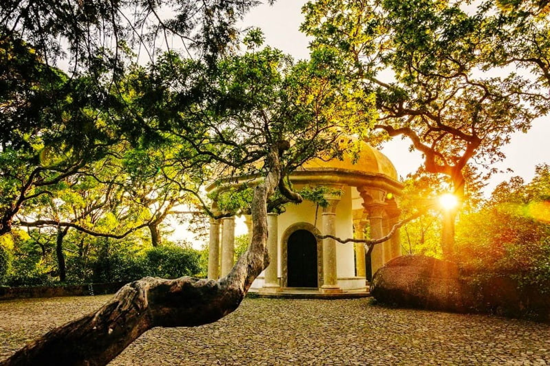 معبد ستون ها، منبع: www.parquesdesintra.pt