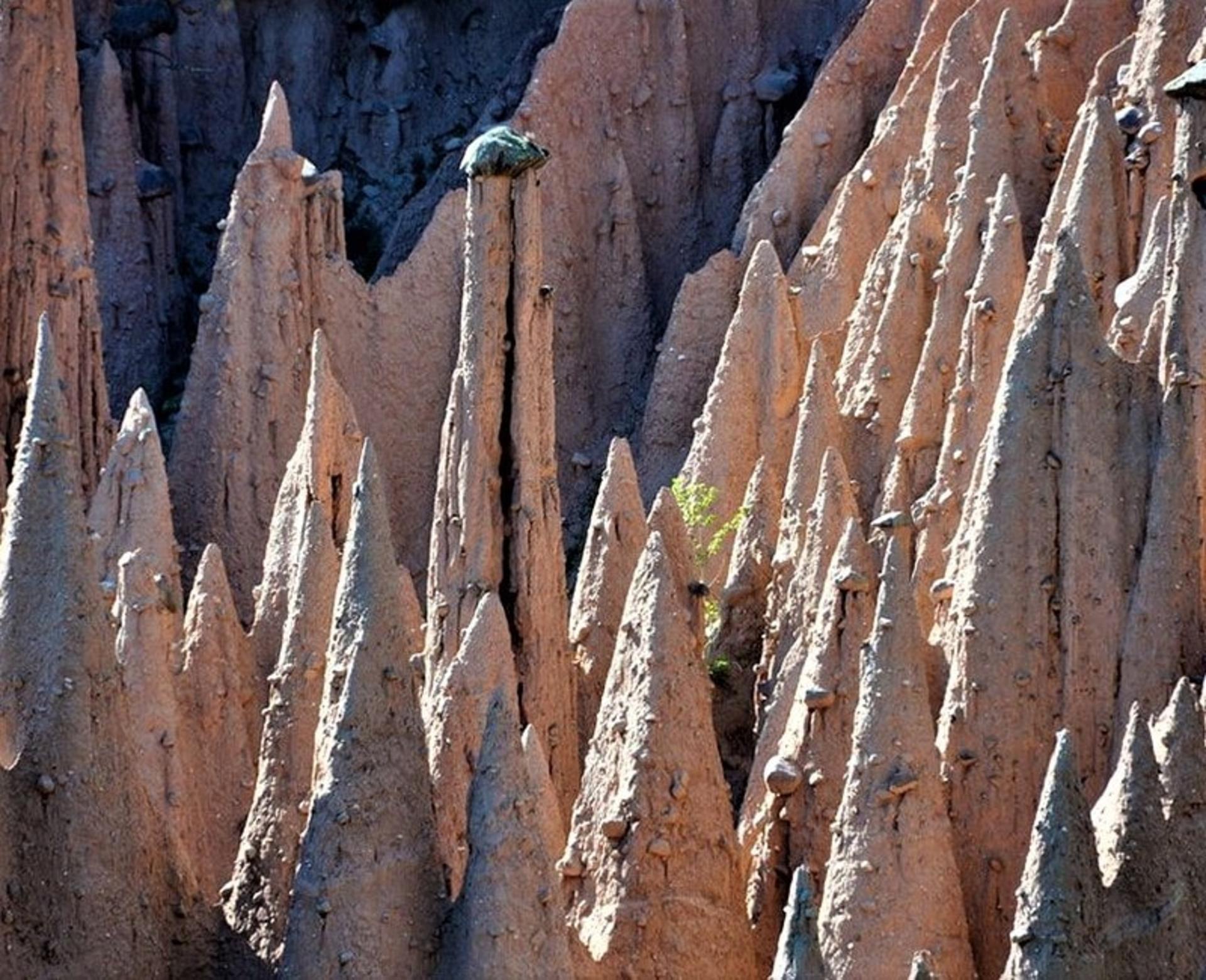 ستون‌های مخروطی اهرام زمین در ایتالیا، منبع عکس: flickr.com، عکاس: Alexander Kluge