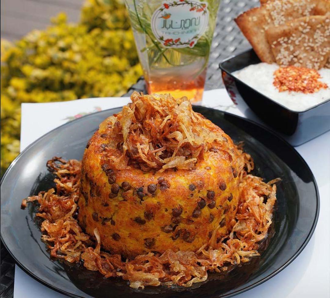 ته‌چین بار در فودکورت سانا سنتر