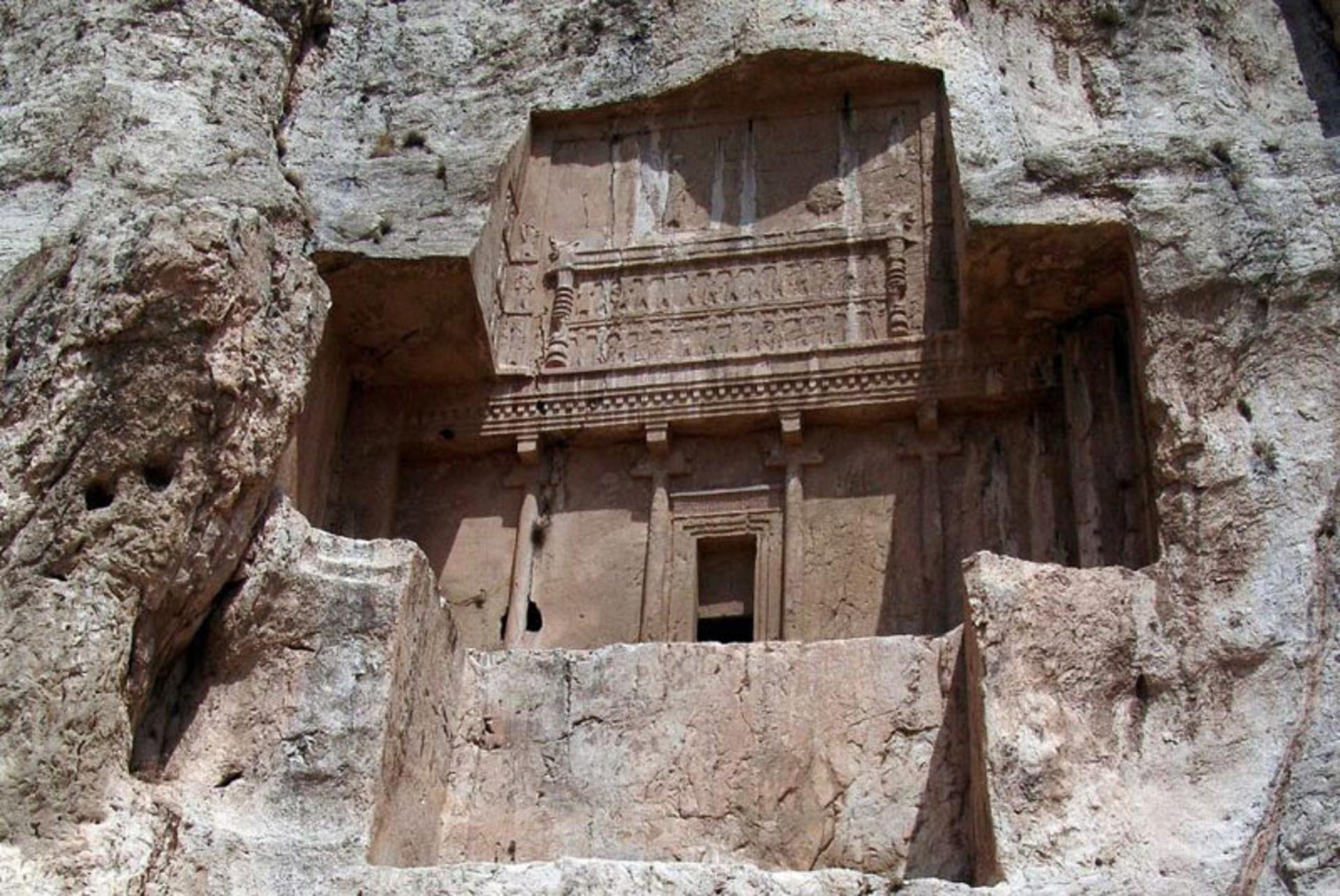 آرامگاه اردشیر یکم
