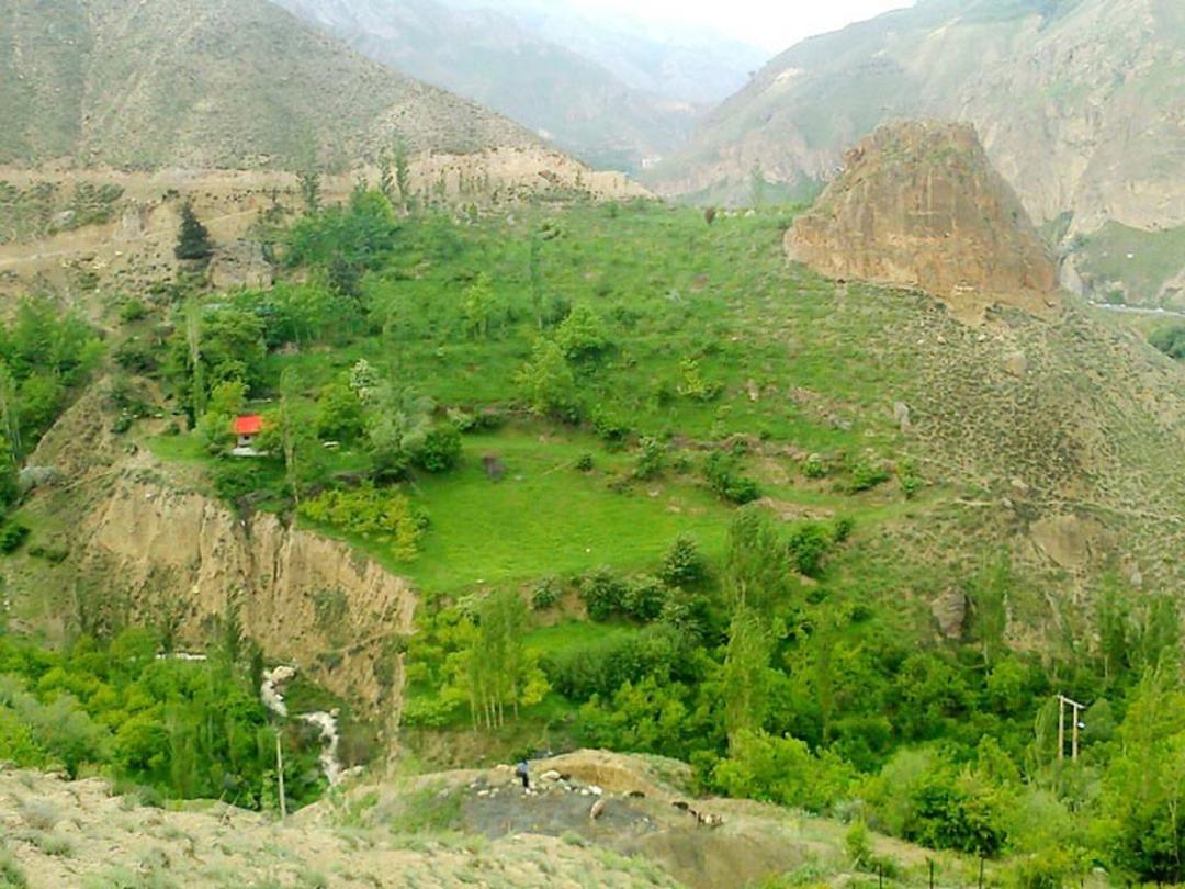 قلادوش (بقایای قلعه باستانی نیاک مازندران)