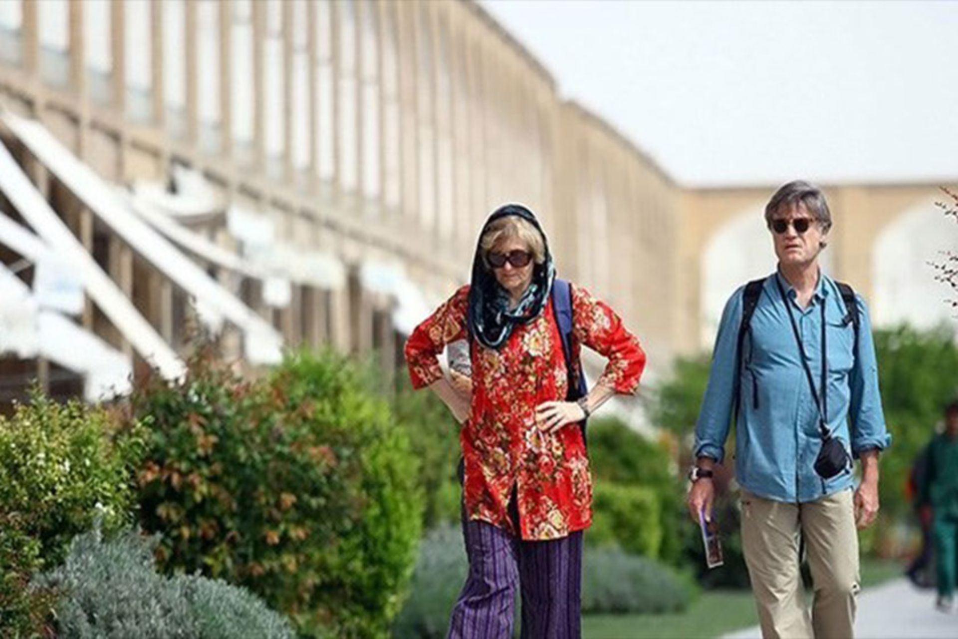 گردشگران خارجی در میدان نقش جهان اصفهان