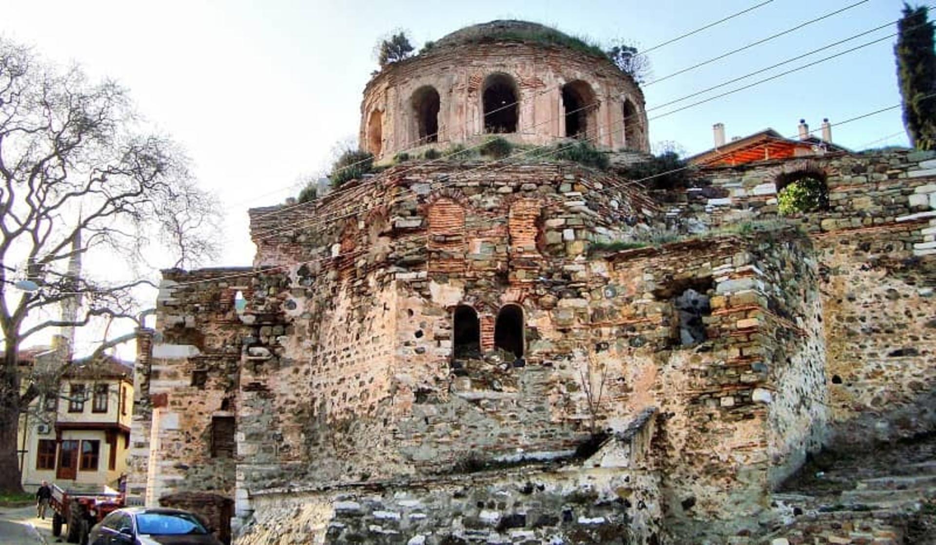 کلیسای کوم یاکا 