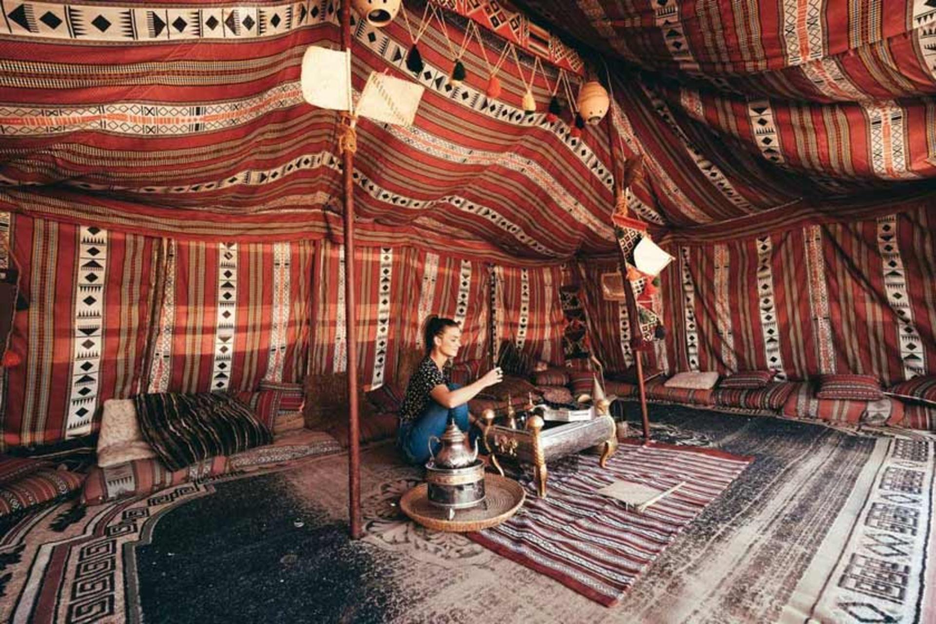 خیمه‌های اقامتی در کویر وهیبه