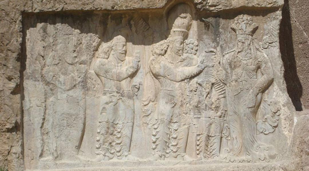 نرسی و آناهیتا در نقش رستم