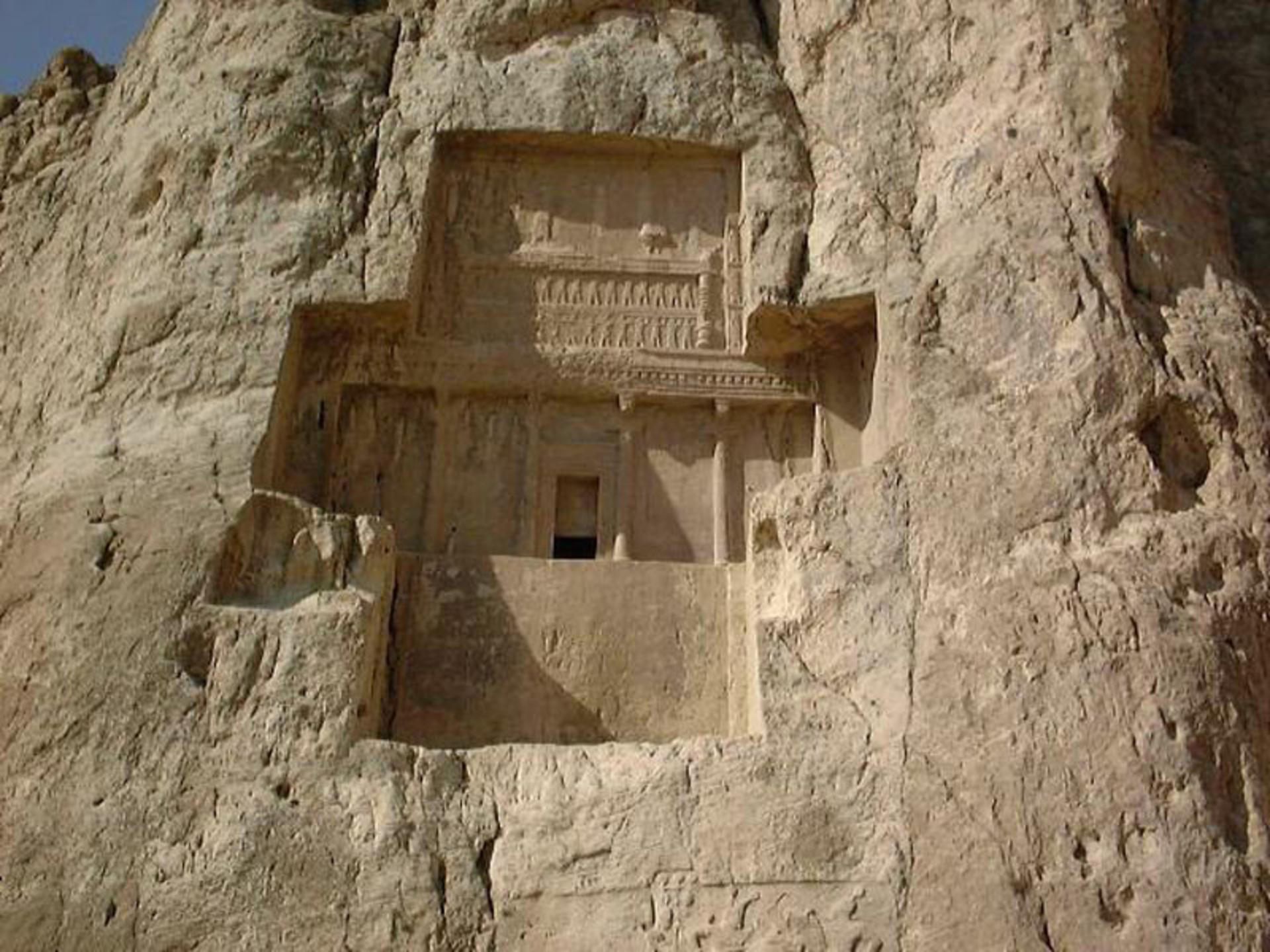آرامگاه داریوش در نقش رستم