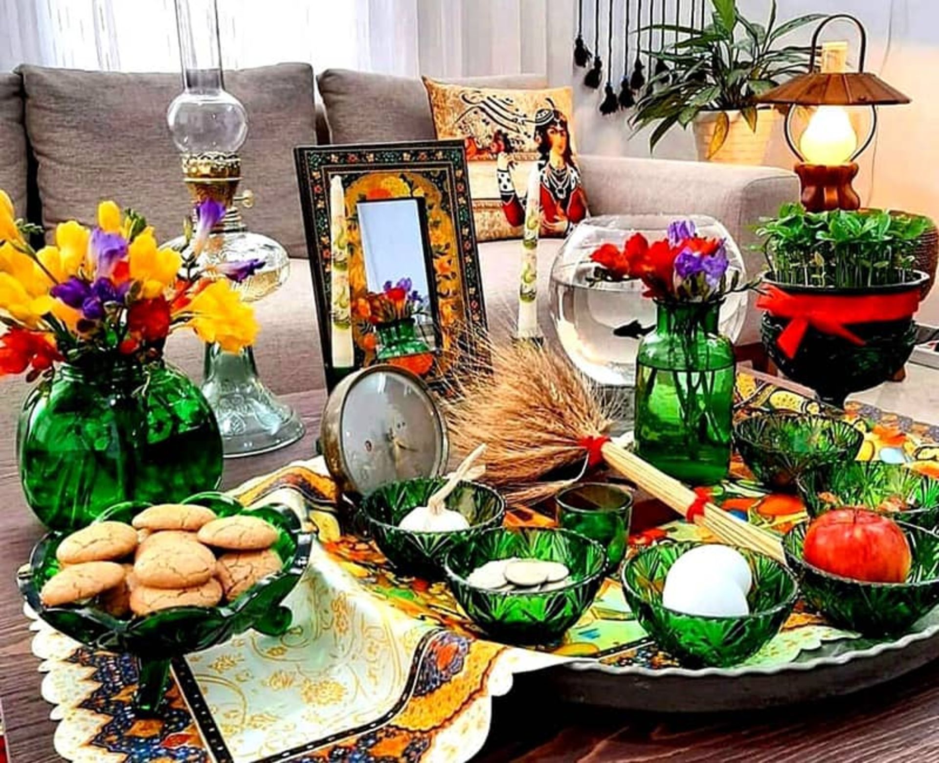 سفره هفت سین با ظروف سبزرنگ