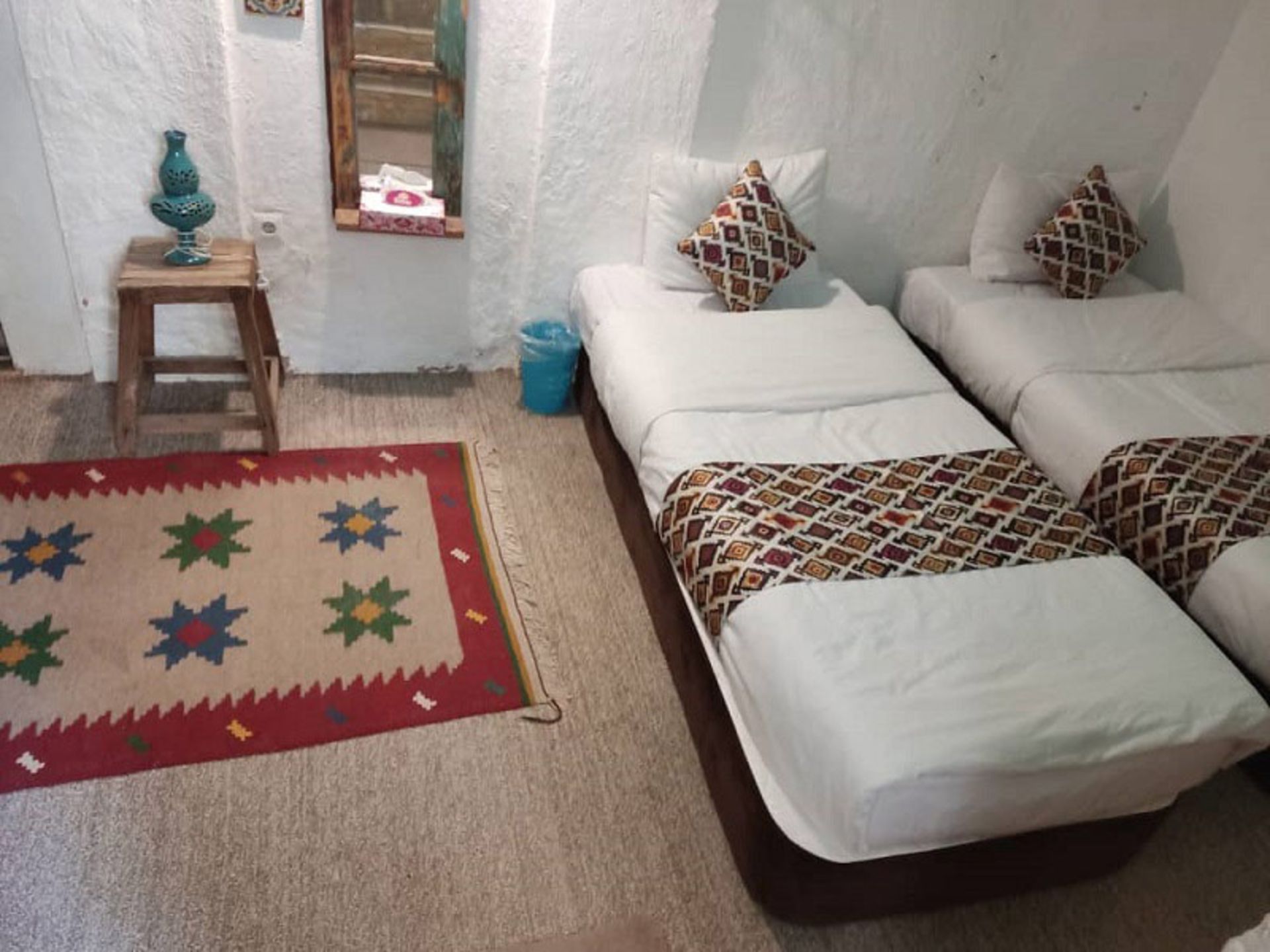 اتاق دو تخته گیتی در بومگردی لوتوس شیراز 
