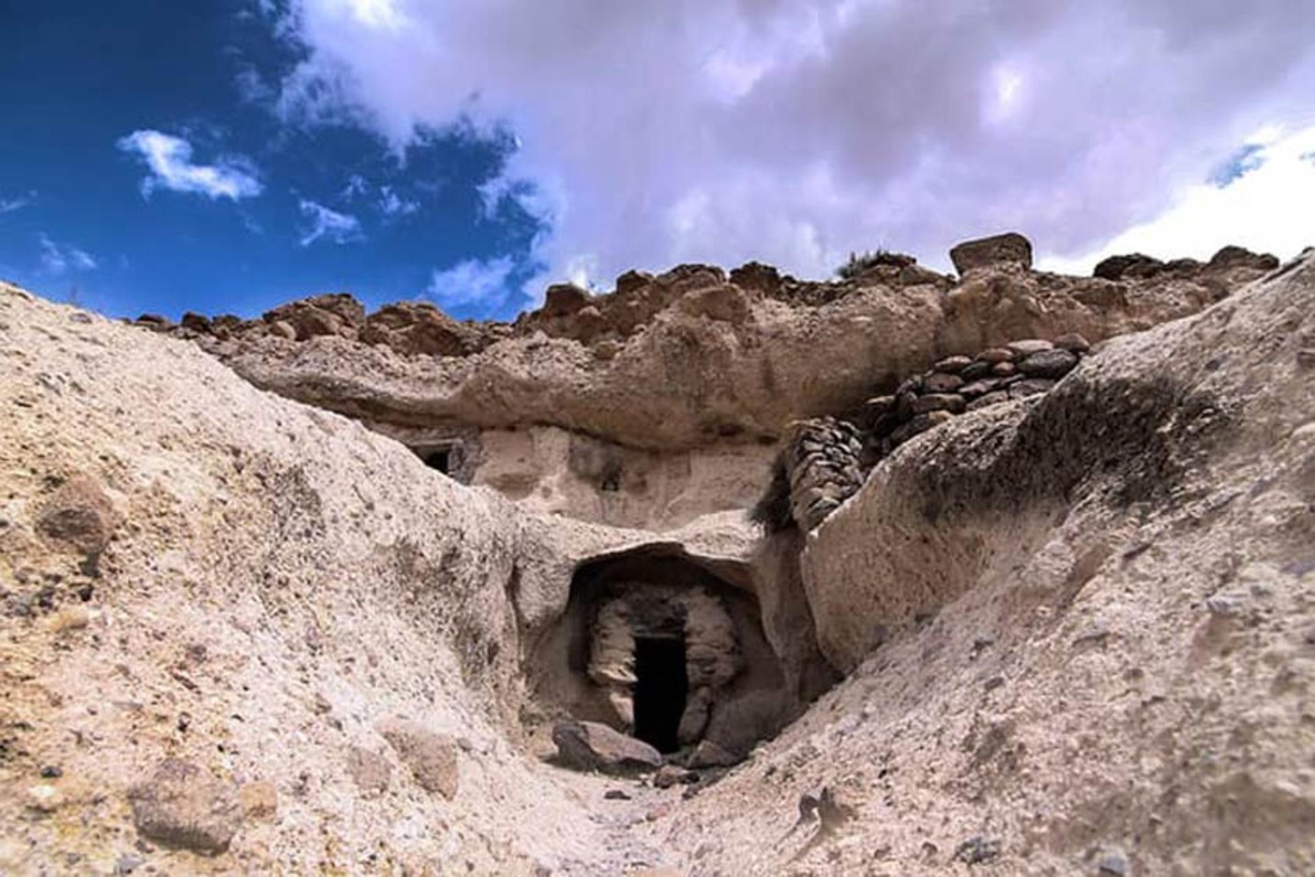 معماری خاص  روستای صخره ای میمند