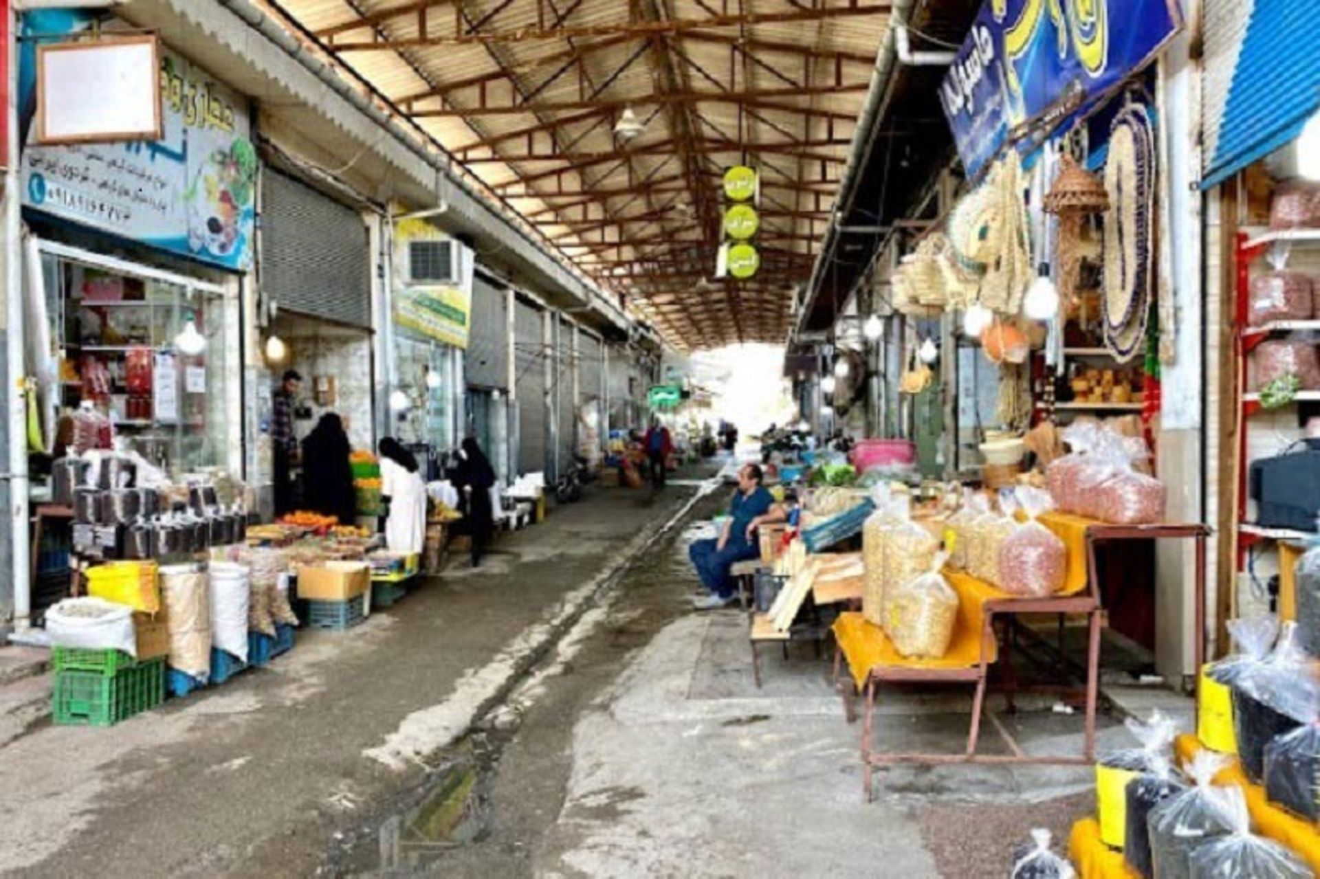 بازار میوه و تره‌بار تنکابن 