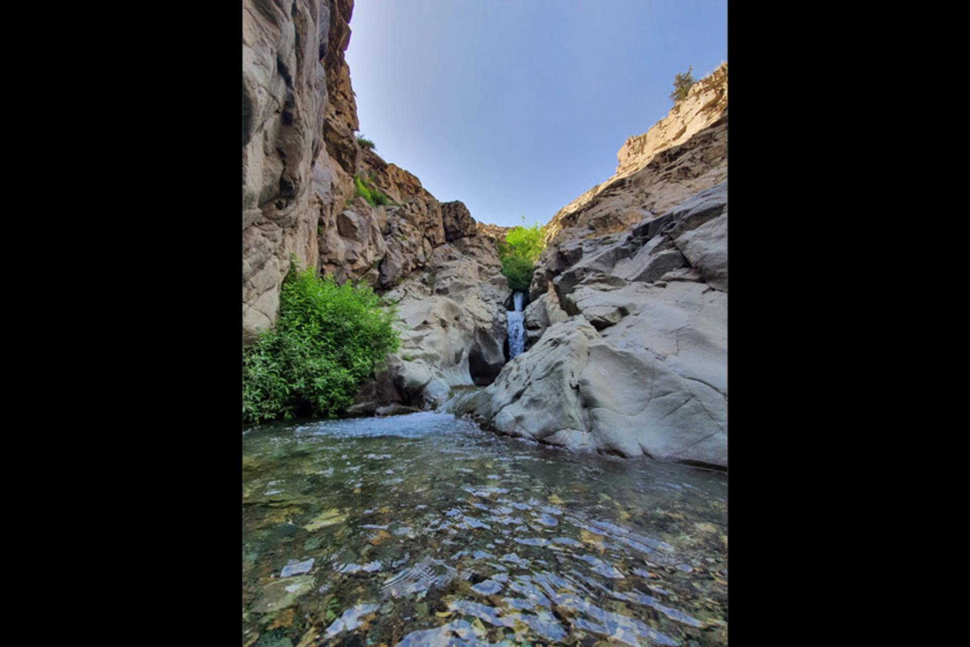 دورنمایی از آبشار ایگل