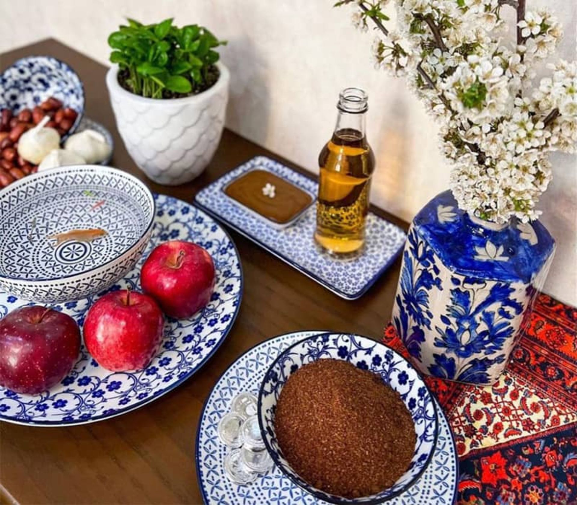 سفره هفت سین با ظروف سنتی