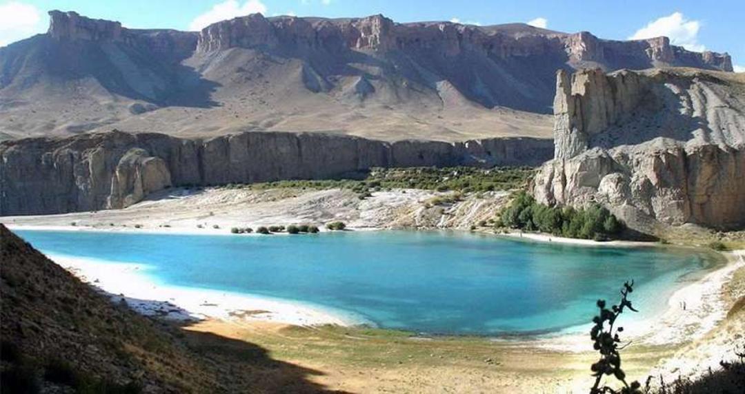 دریاچه ای در میان کوه های افغانستان
