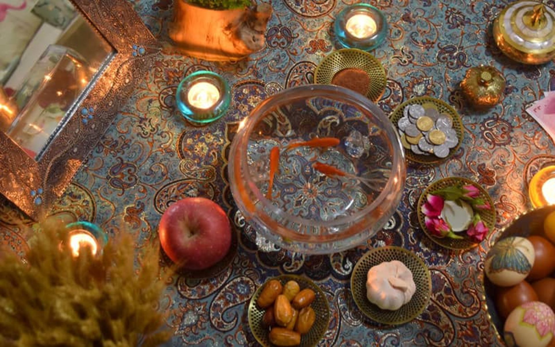 عکس از بالا از سفره هفت سین