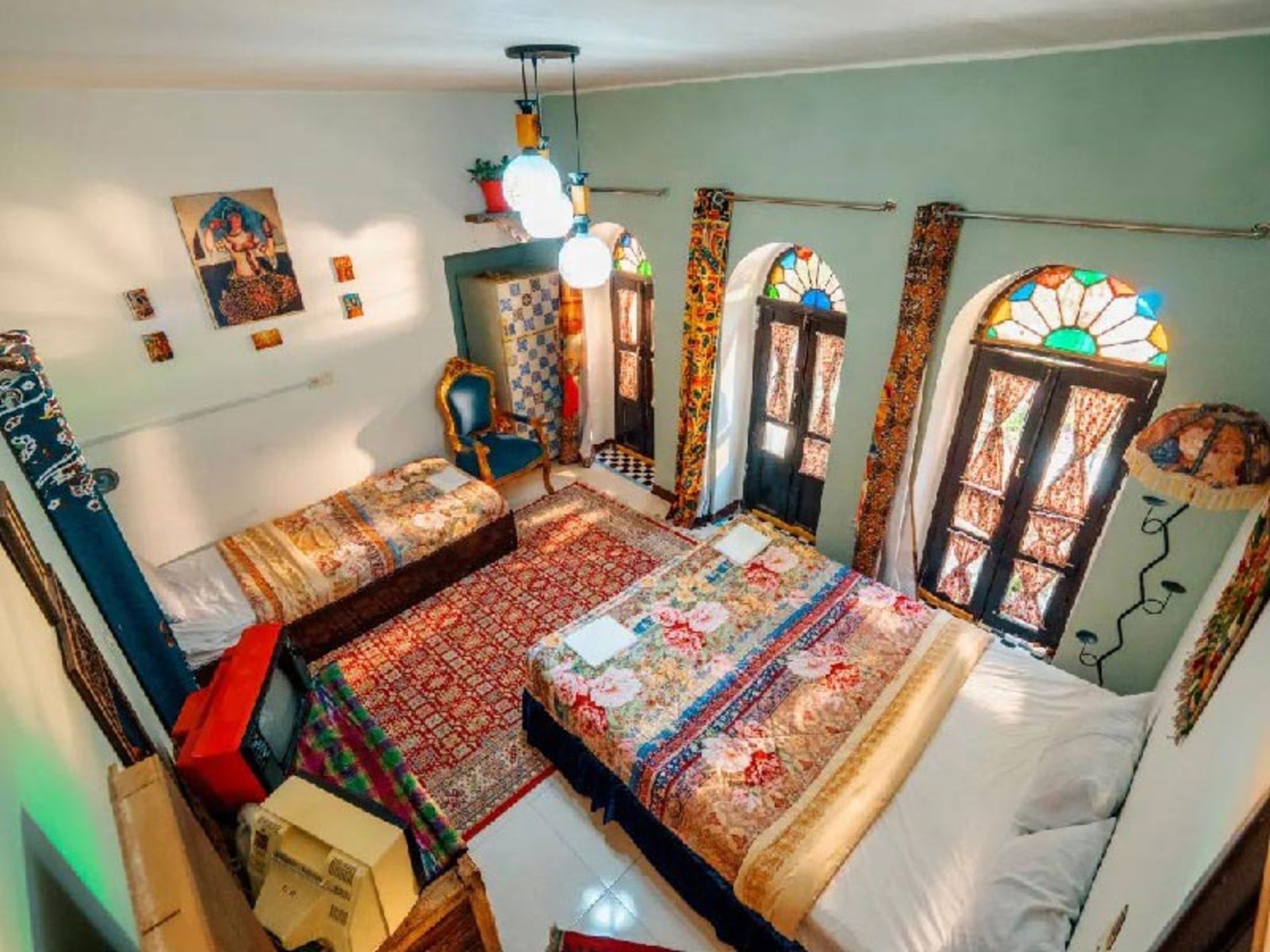 اتاق سه دری در اقامتگاه ترنجستان شیراز