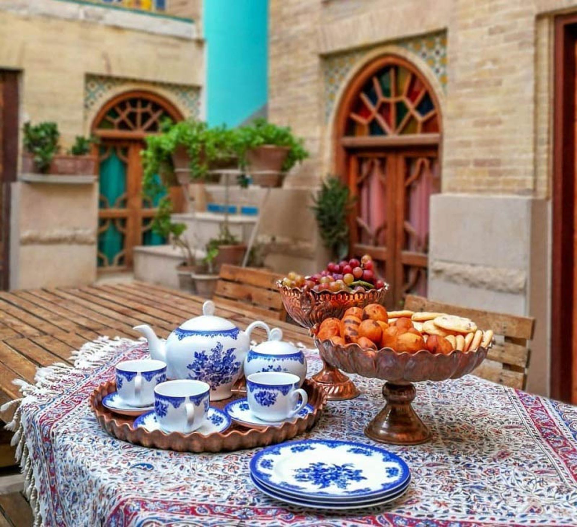 بومگردی لوتوس شیراز