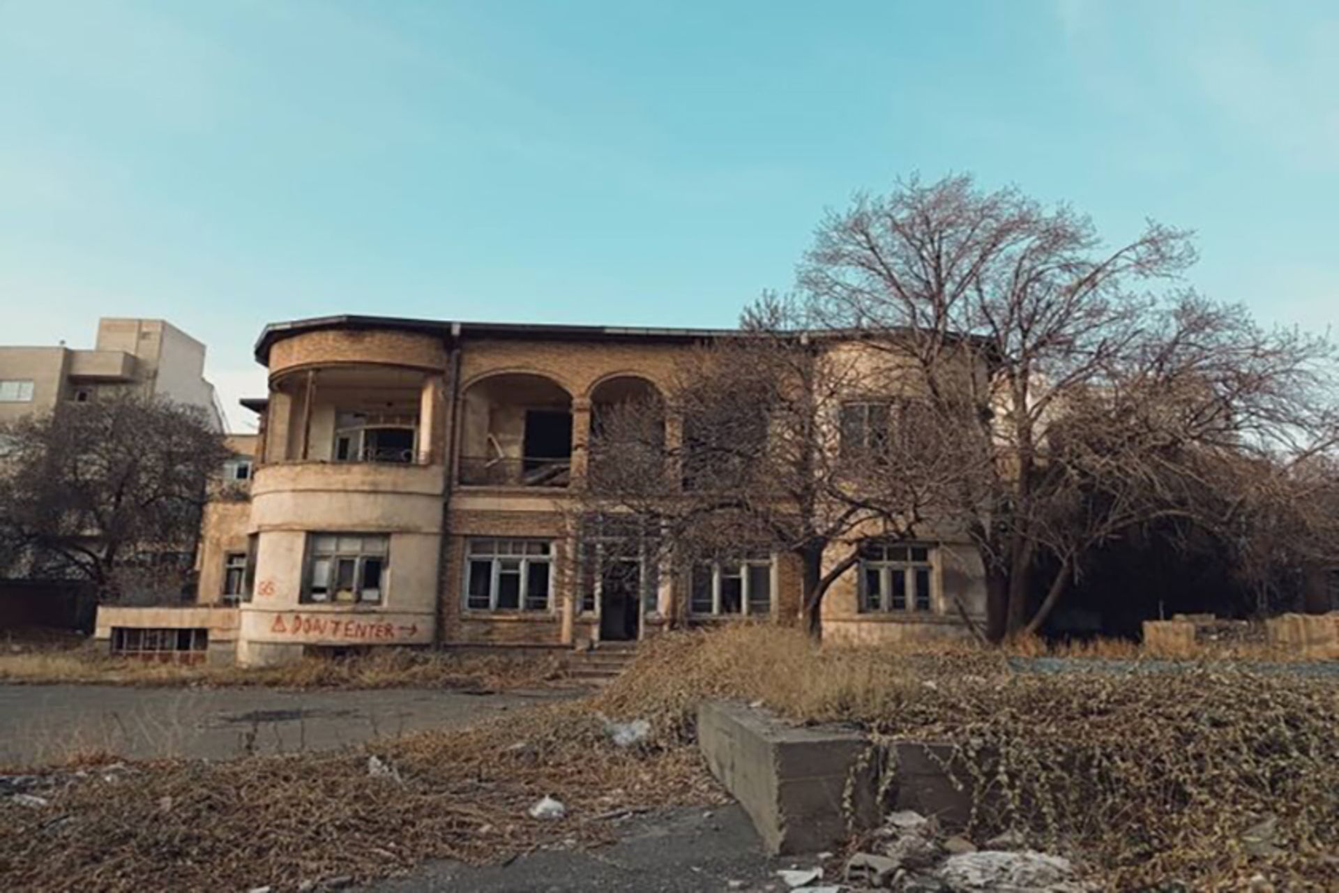 دیوار سفارت آلمان در تبریز
