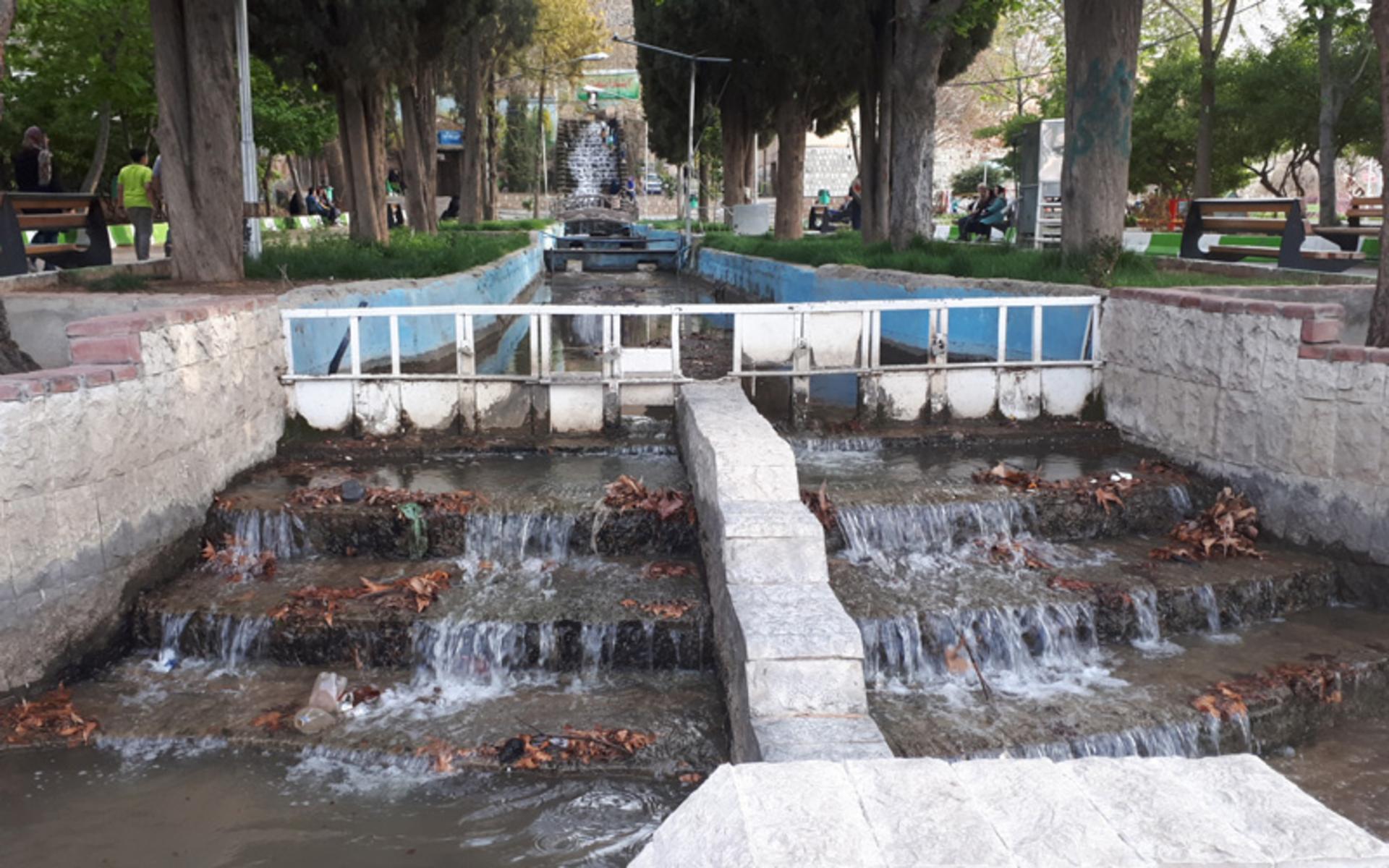 جریان آب در آبشار استهبان