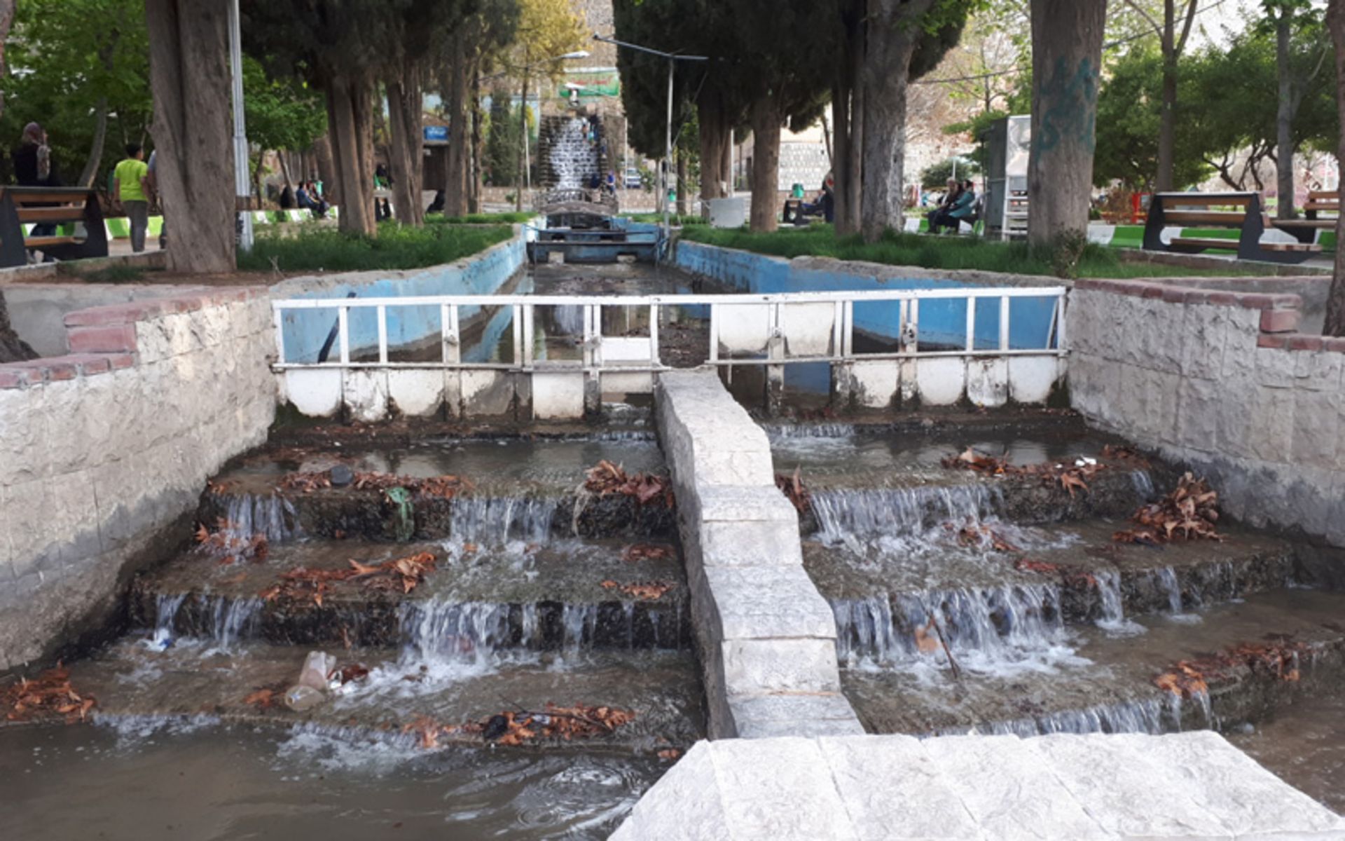 جریان آب در آبشار استهبان