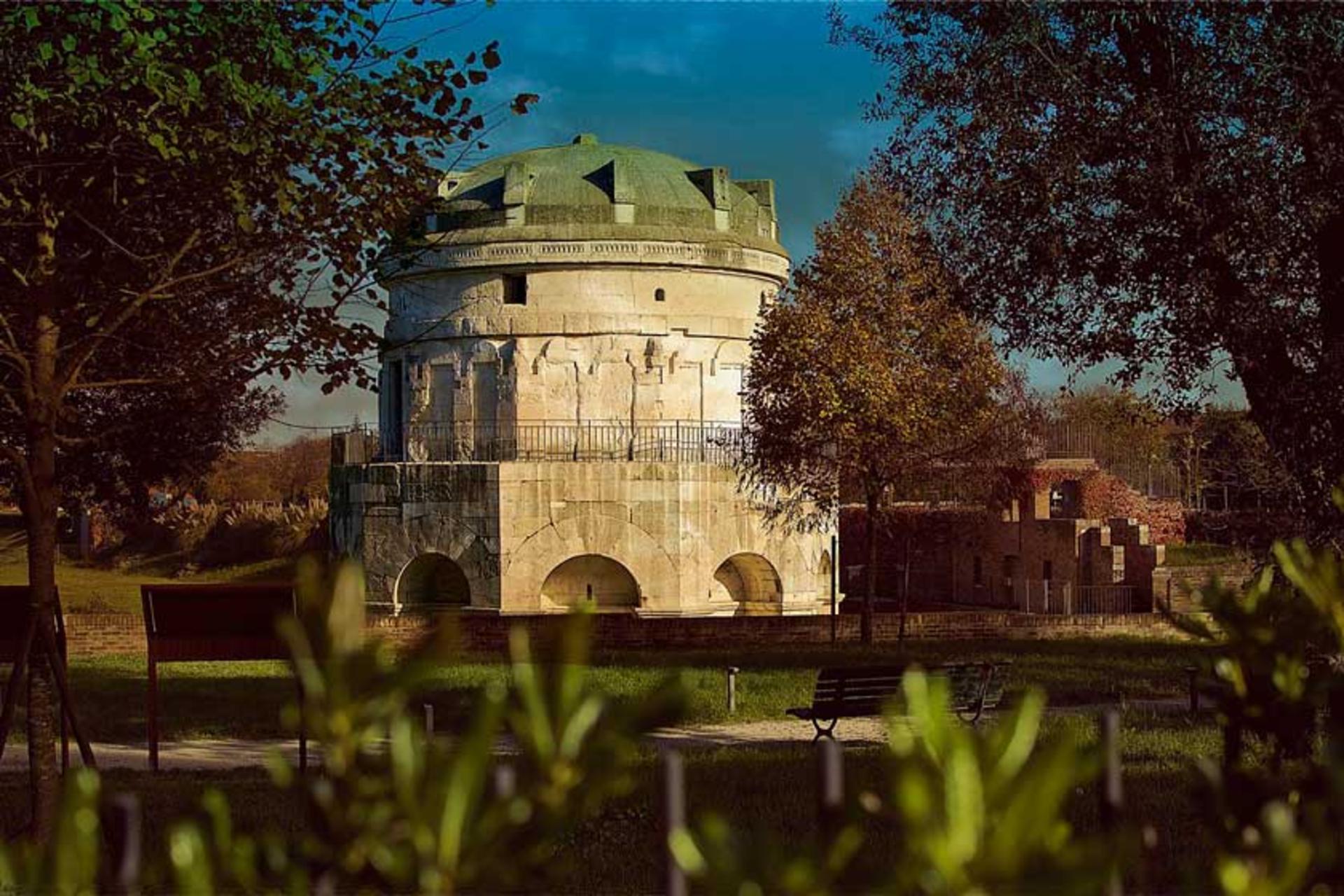 نمای بیرونی مقبره تئودوریک