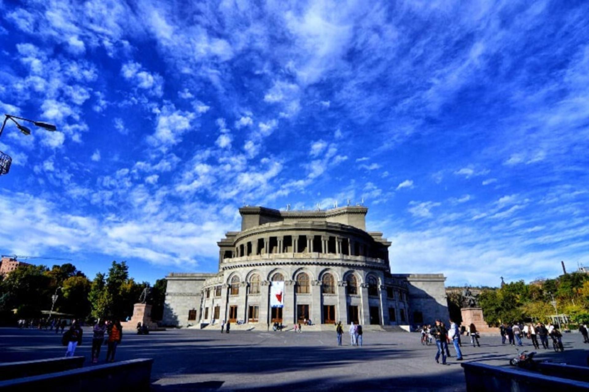 میدان اپرا