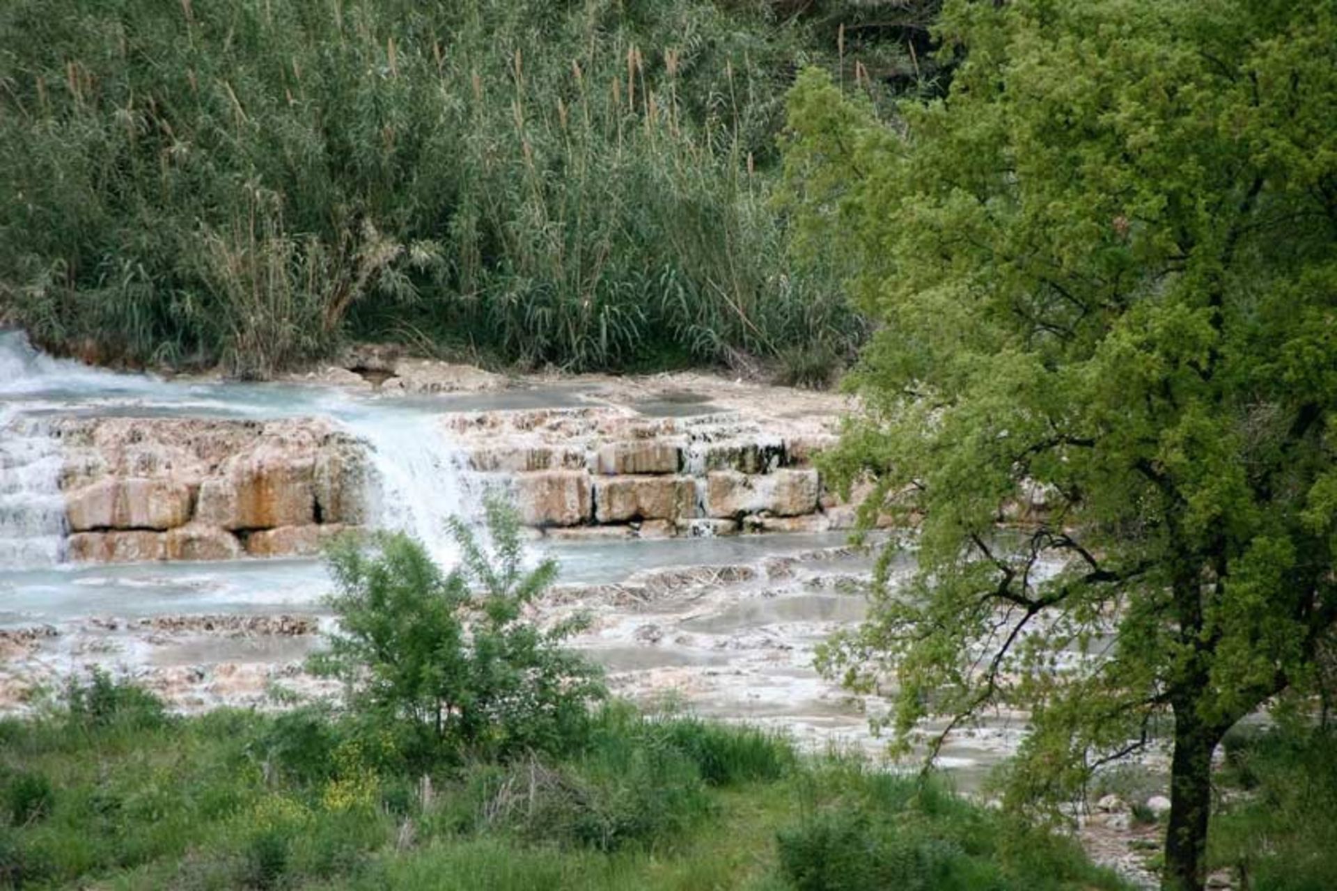 طبیعت جذاب آبشار مولینو