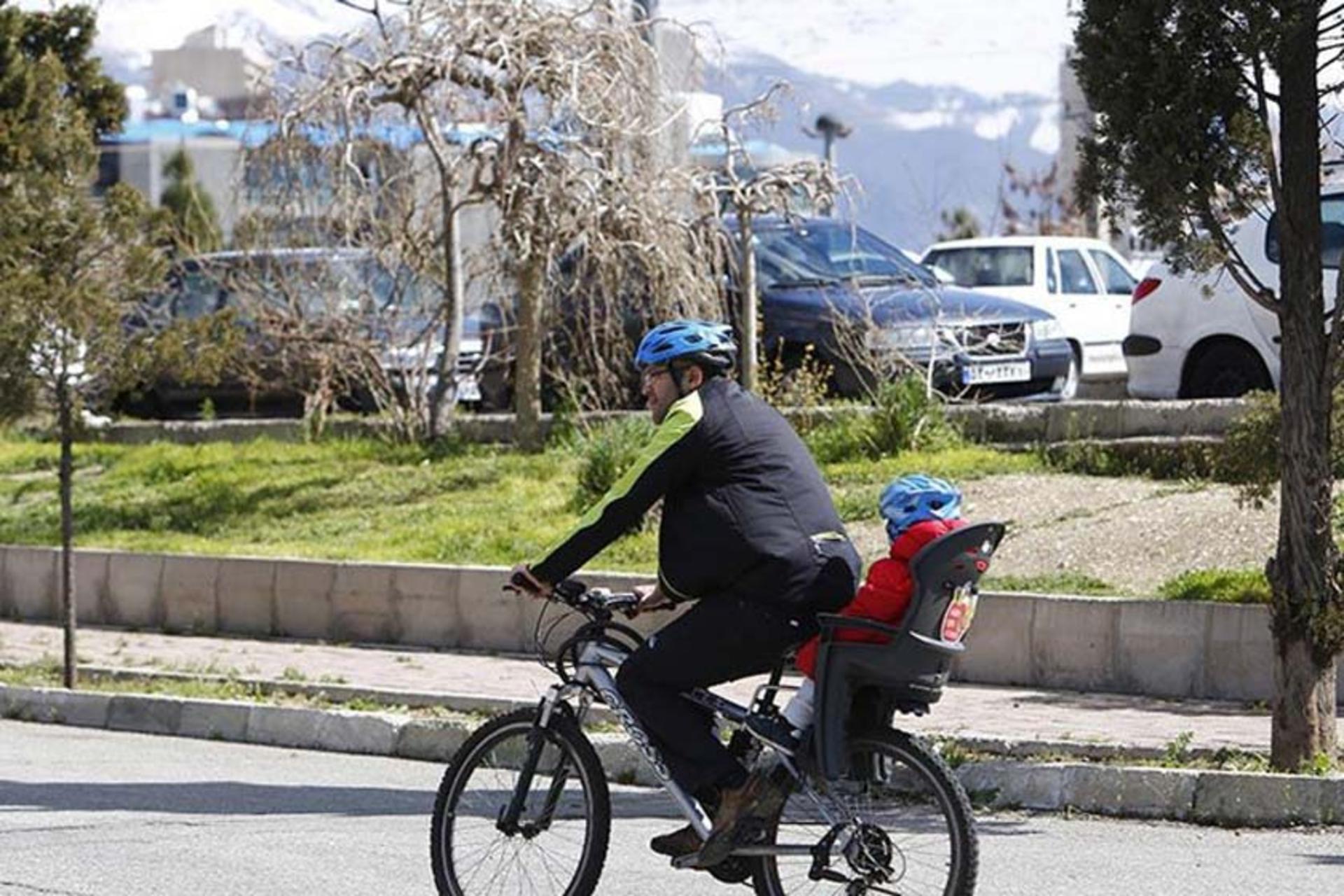 دوچرخه ‌سواری در پارک پردیسان