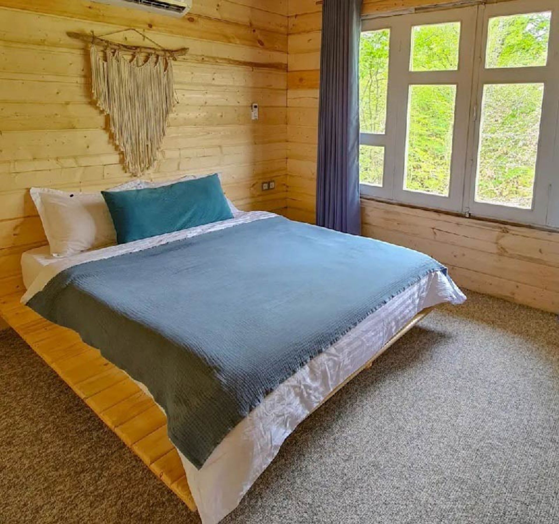 اتاق خواب کلبه تی تی در بومگردی بهشت موشنگاه؛ منبع عکس: اینستاگرام paradise_ecolodge، عکاس: نامشخص