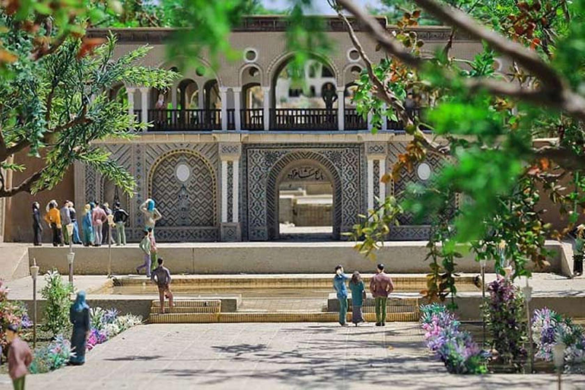 ماکت باغ شاهزاده ماهان کرمان در پارک مینیاتوری مشهد