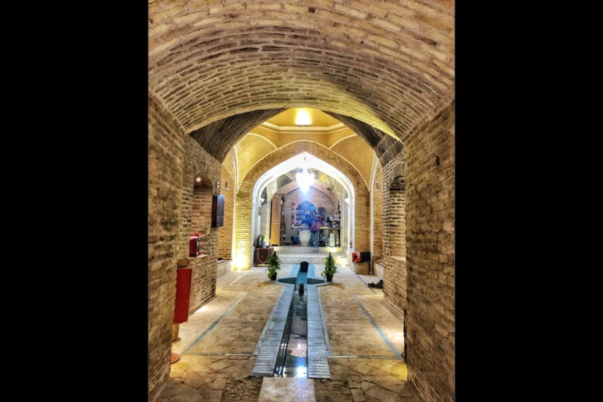 ورودی مجموعه زیرزمینی تاریخی دروازه مهریز یزد 