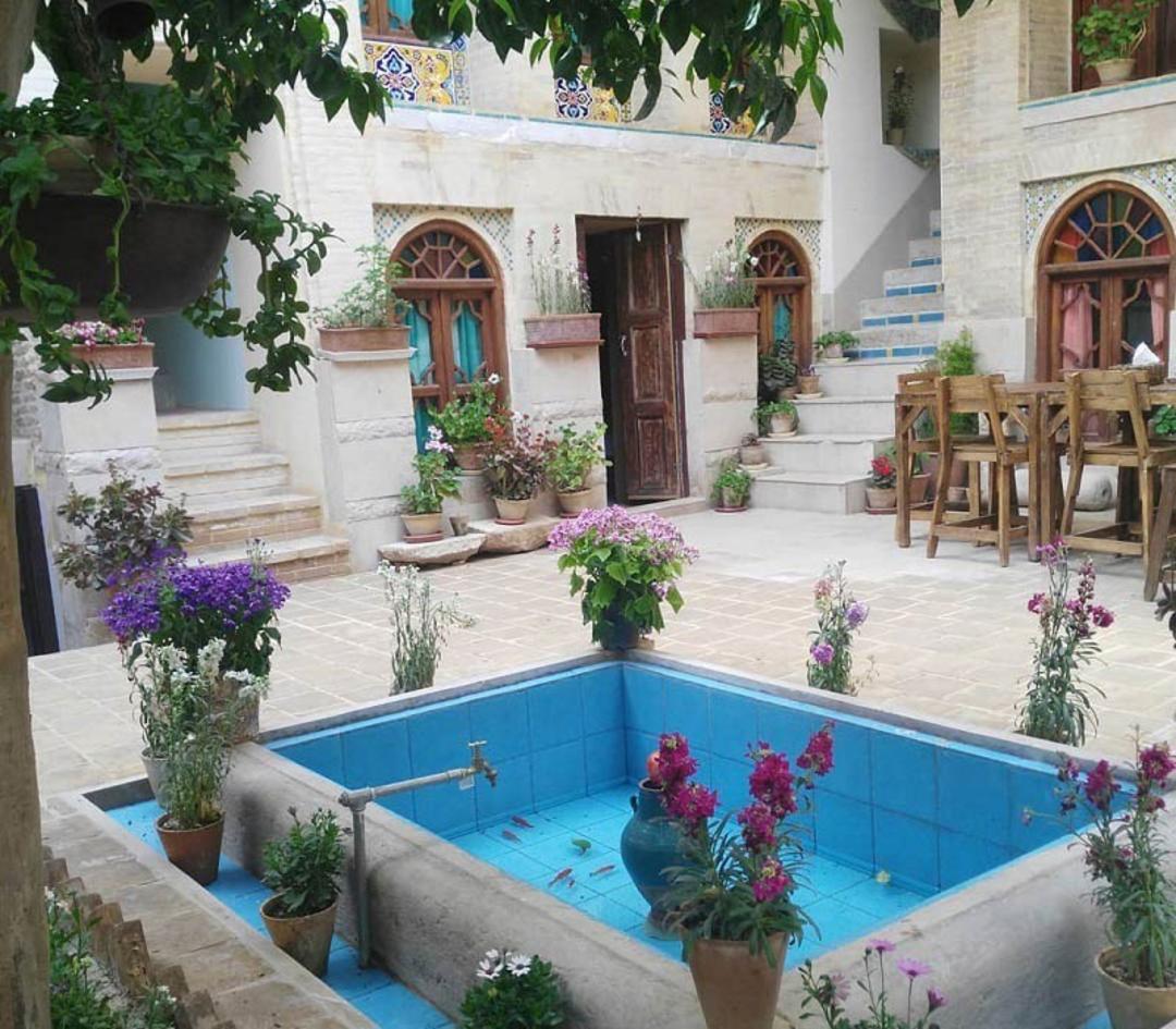 اقامتگاه بومگردی لوتوس 