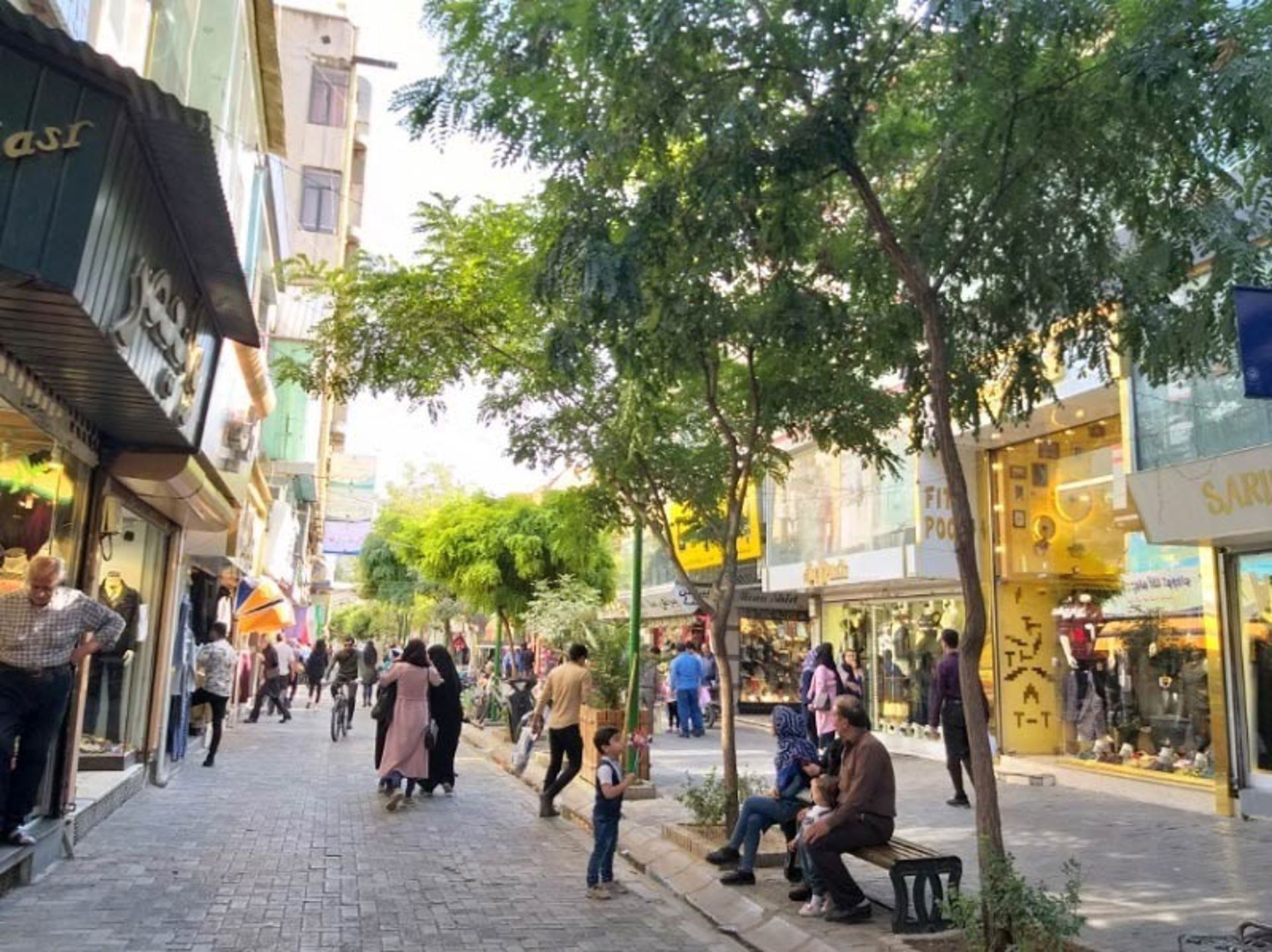 بازار جنت مشهد در خیابان جنت 