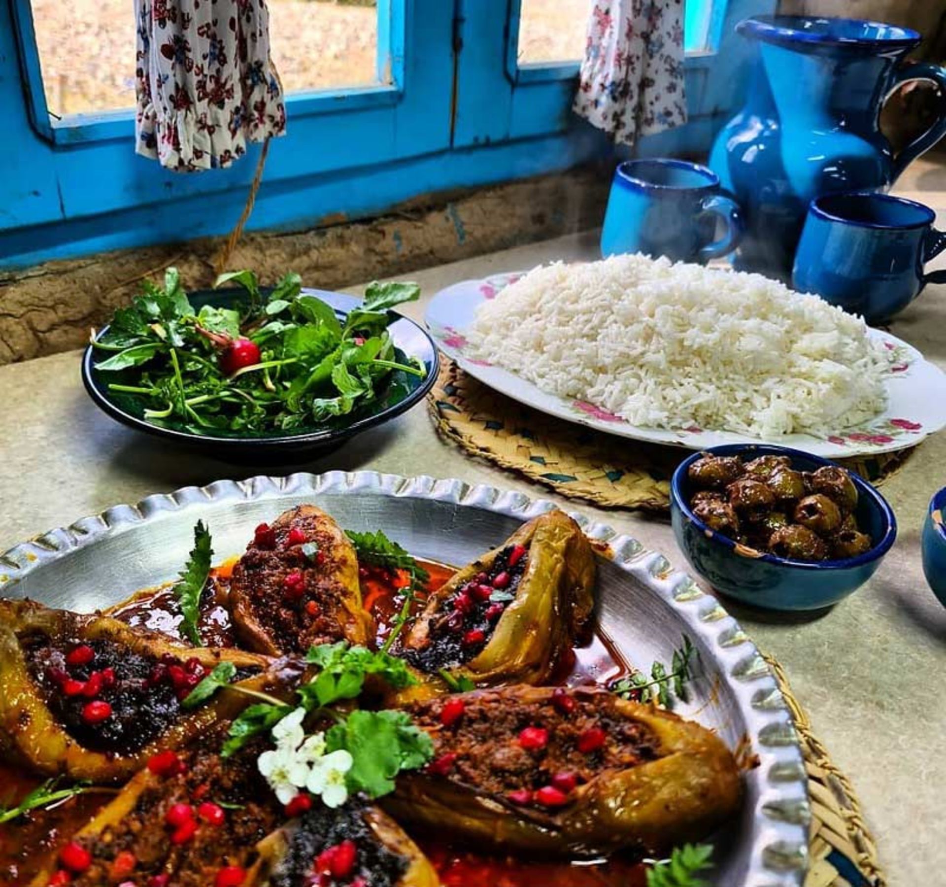 بادمجان شکم‌پر از غذاهای لذیذ بومگردی بهشت موشنگاه؛ منبع عکس: اینستاگرام paradise_ecolodge، عکاس: نامشخص