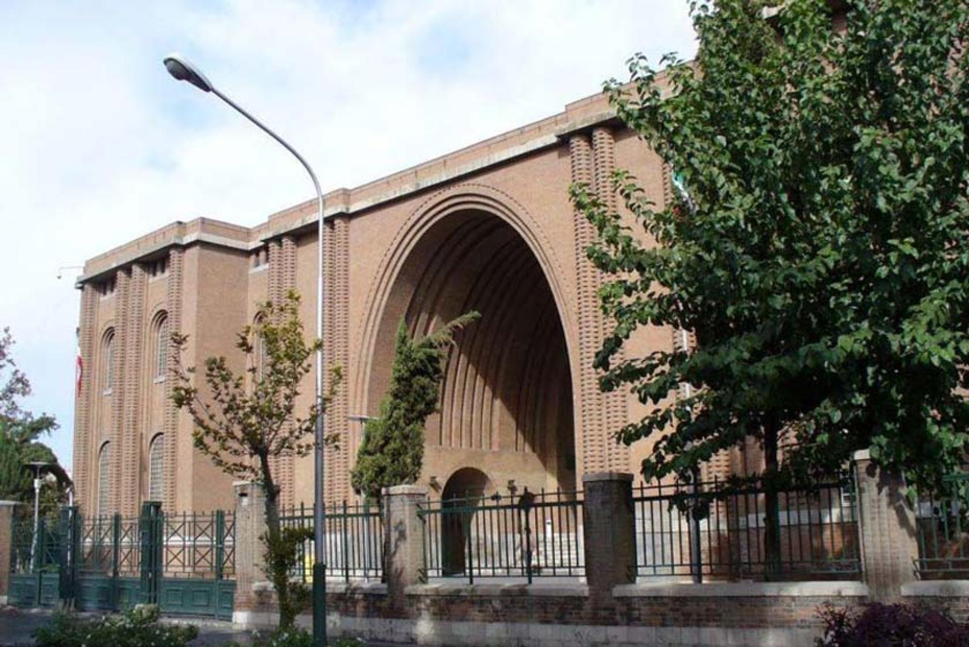 موزه ایران باستان در خیابان سی تیر