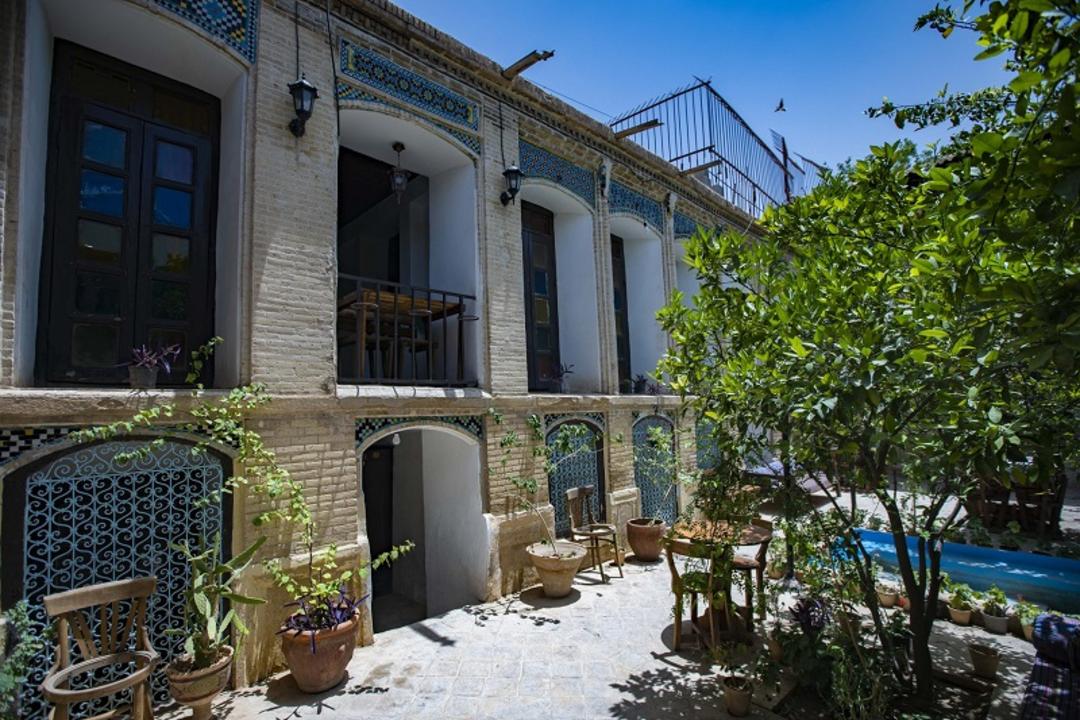 اقامتگاه بومگردی عمارت قاجاریه