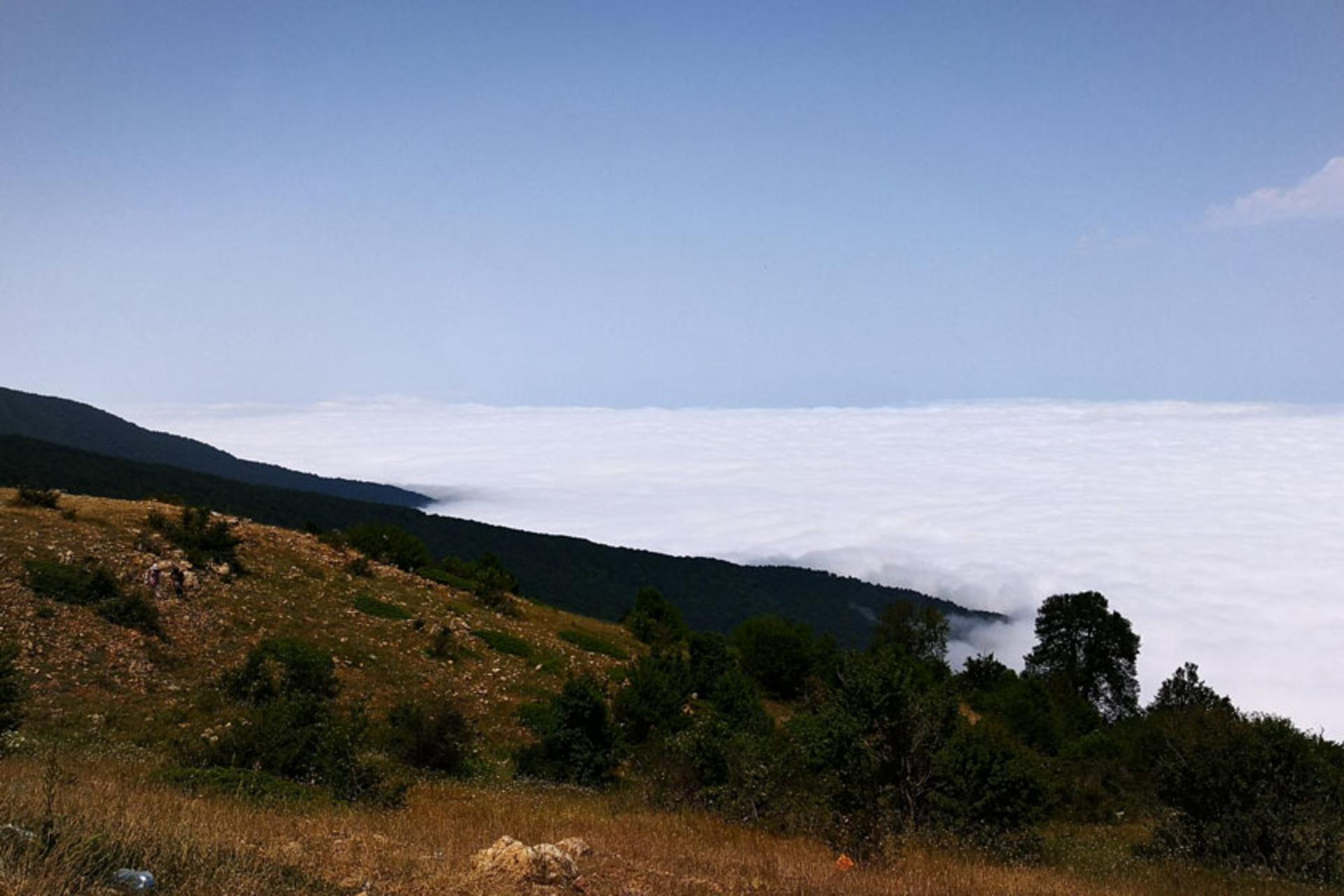 چشم‌انداز منحصر‌به‌فرد ابرها در روستای درازنو 