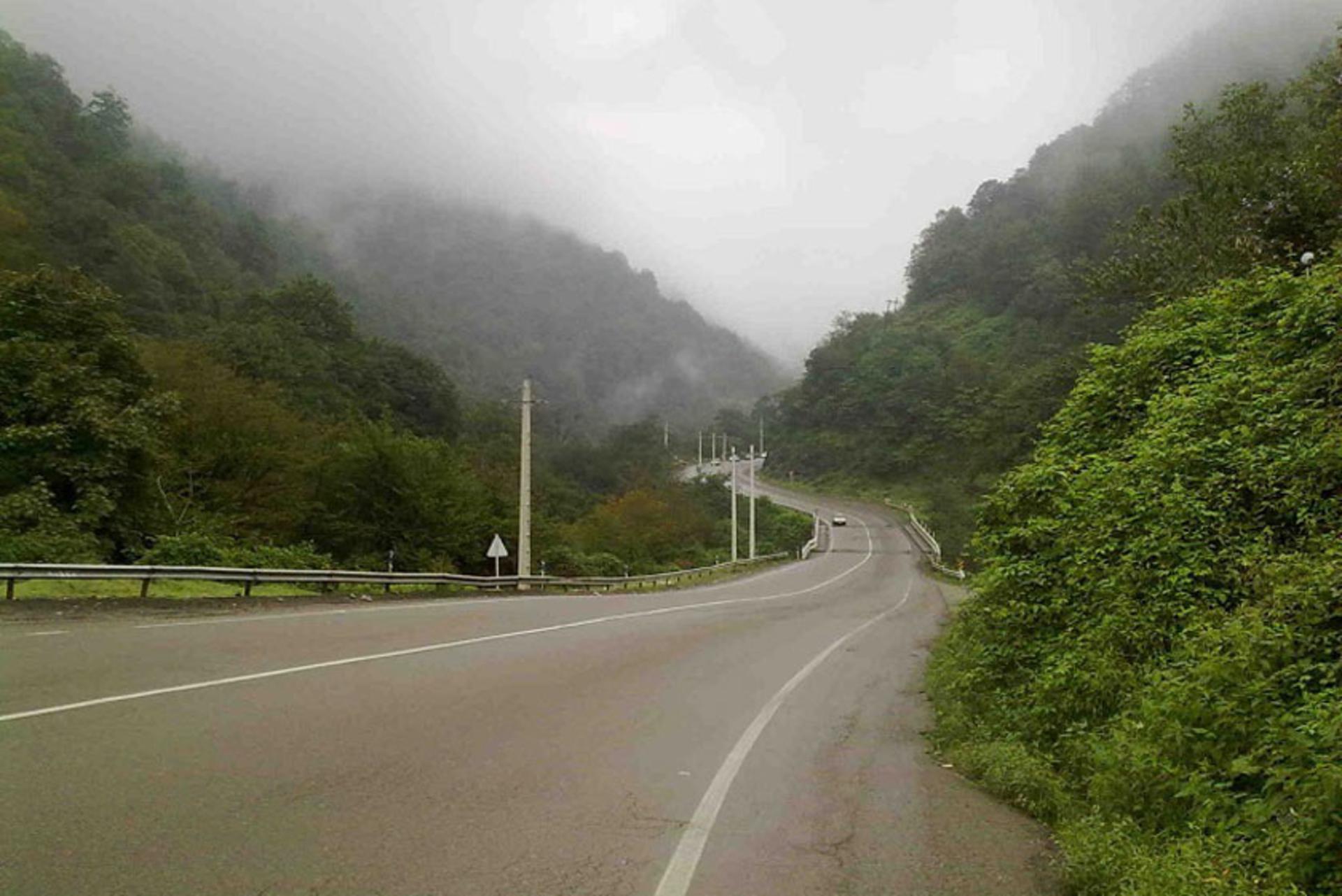 گردنه حیران در میان ابرها