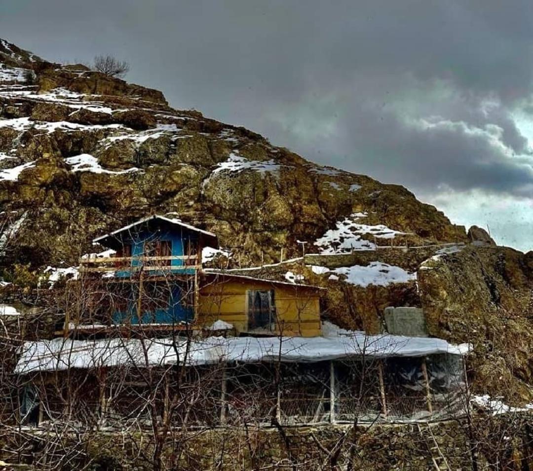 کلبه‌های ارگ سنگی سنگان