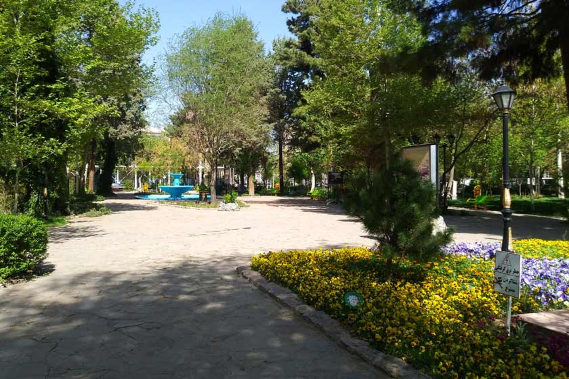 فضای سبز باغ ملی مشهد