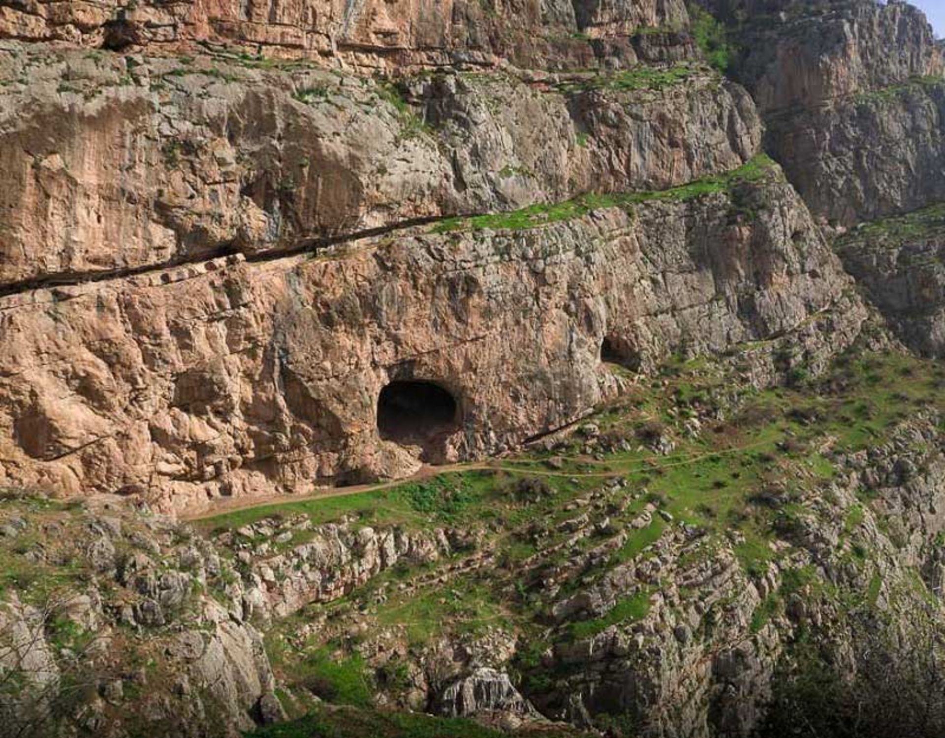 غار دربند رشی در رودبار گیلان؛ منبع عکس: reiseniran.de، عکاس: نامشخص