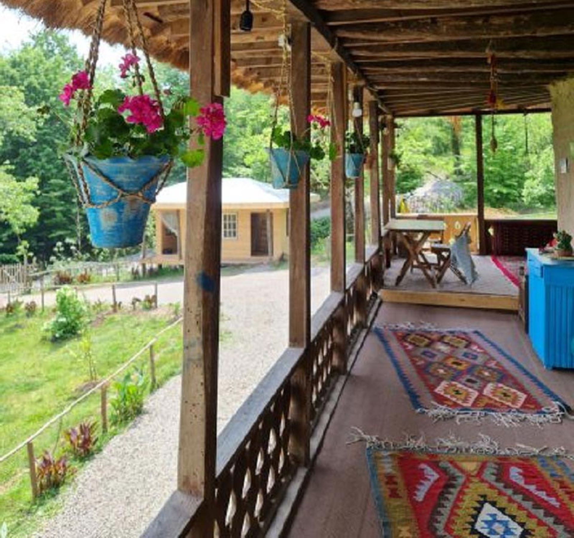 اتاق مازو در بومگردی بهشت موشنگاه؛ منبع عکس:paradise.iibooking.com، عکاس: نامشخص