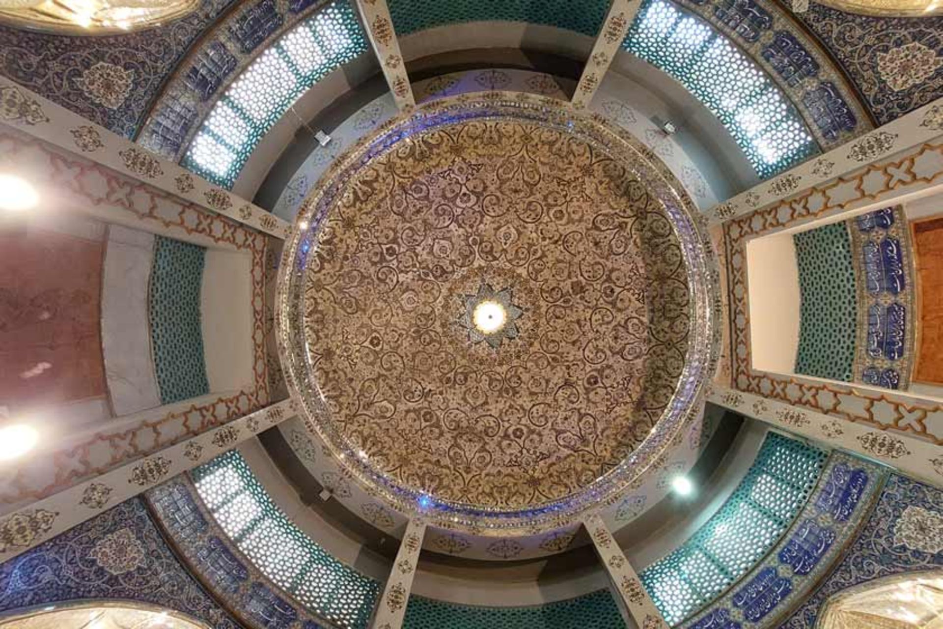 سقف زورخانه شعبان جعفری