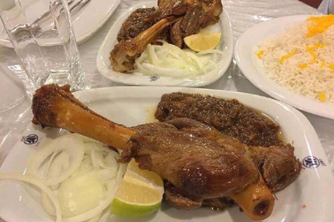 خوراک ماهیچه مخصوص پسران کریم با سس سیر پیار