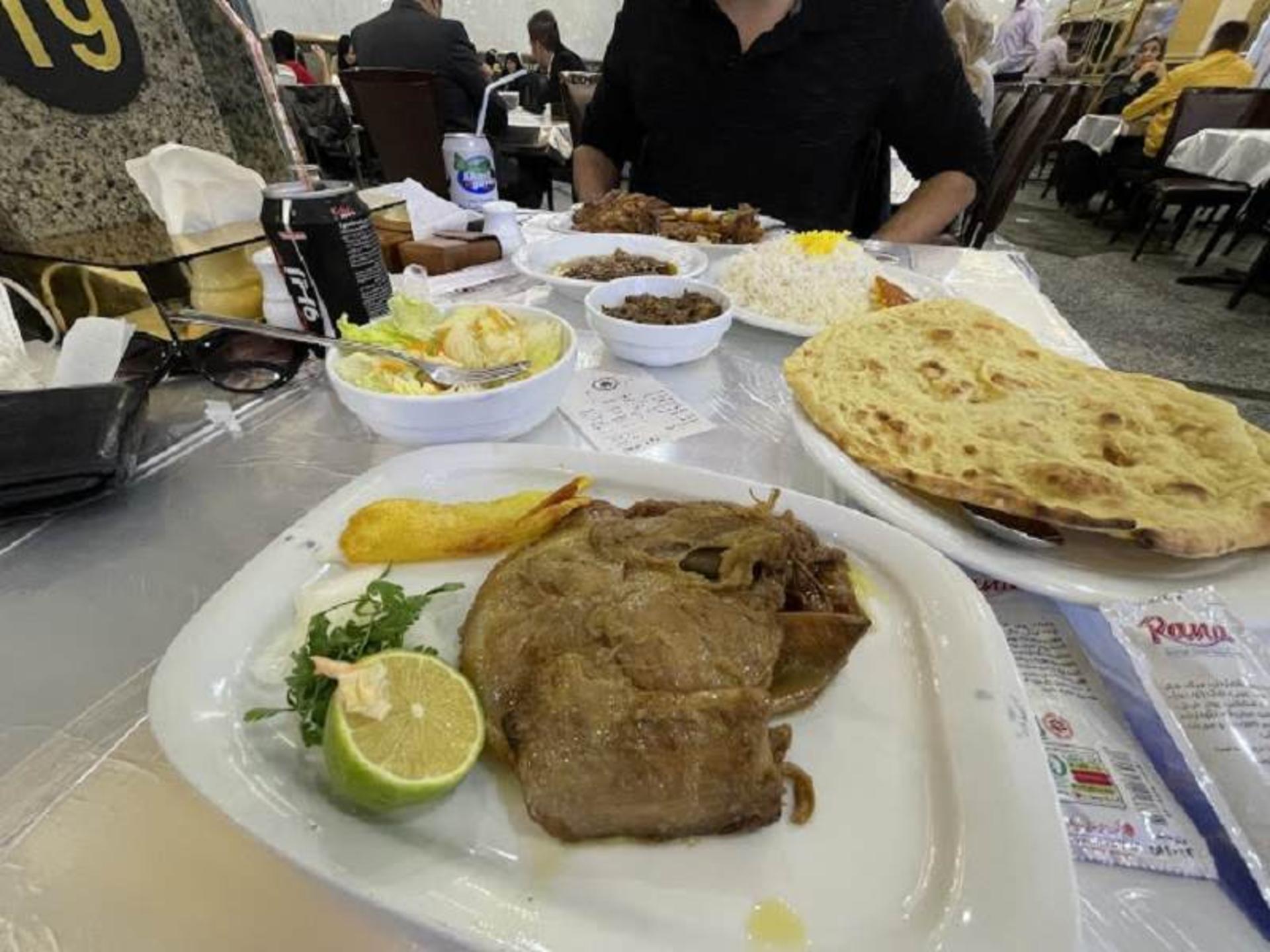 غذاهای آشپرخانه رستوران پسران کریم