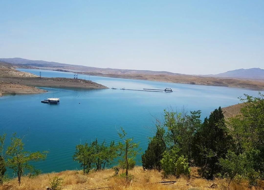 دریاچه سد زاینده رود 