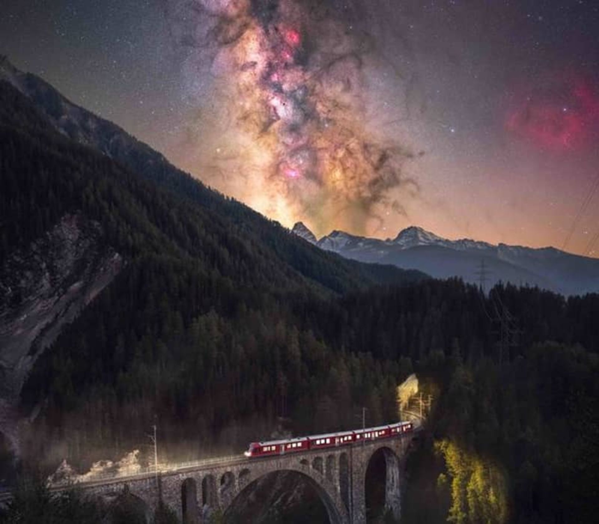 کهکشان راه شیری در بالای 