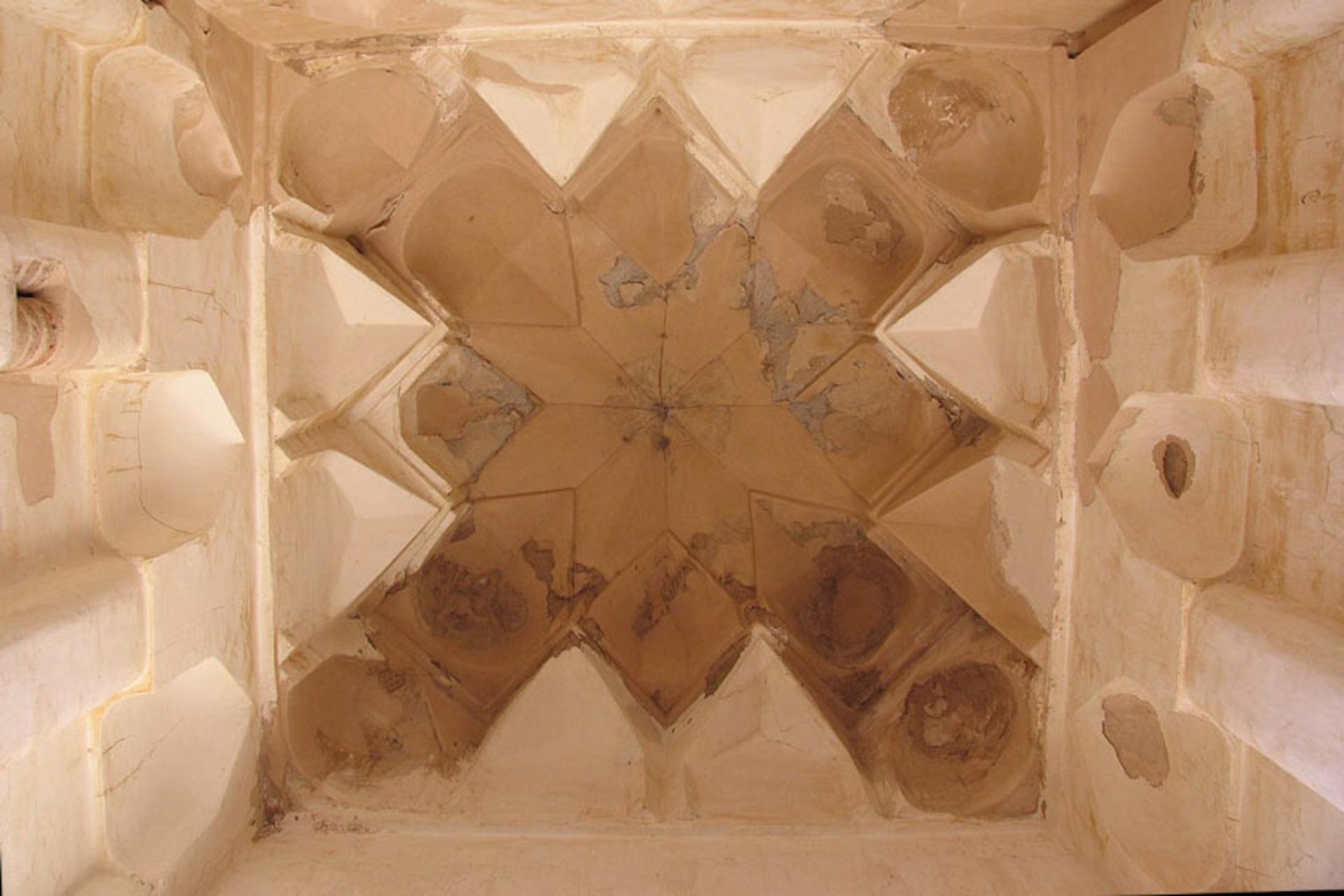 تزیینات معماری در سقف مسجد جامع نایین