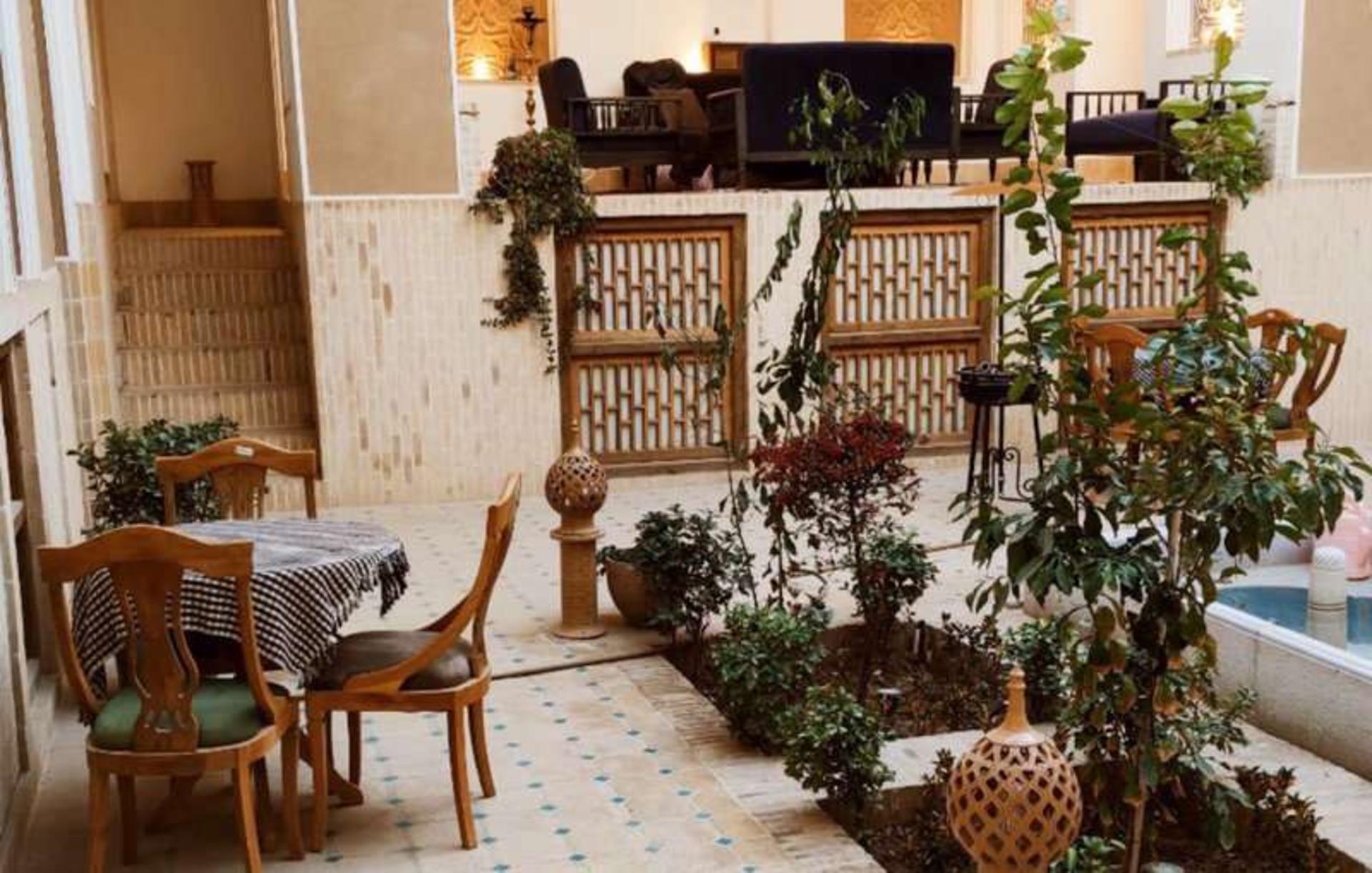 بومگردی عزیز خان